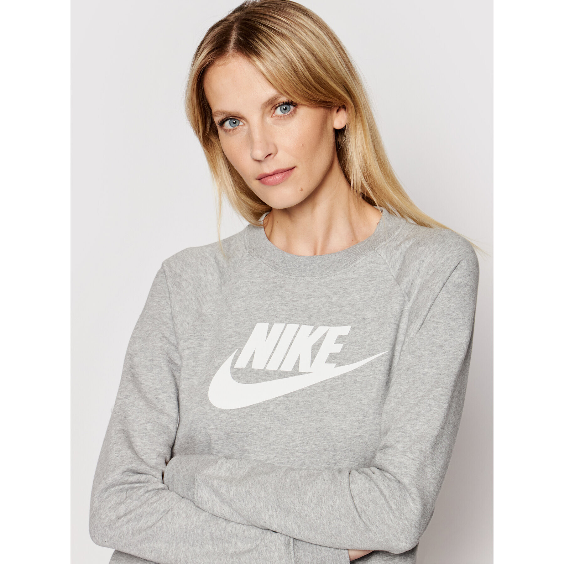 Nike Mikina Essential Crew BV4112 Šedá Standard Fit - Pepit.cz