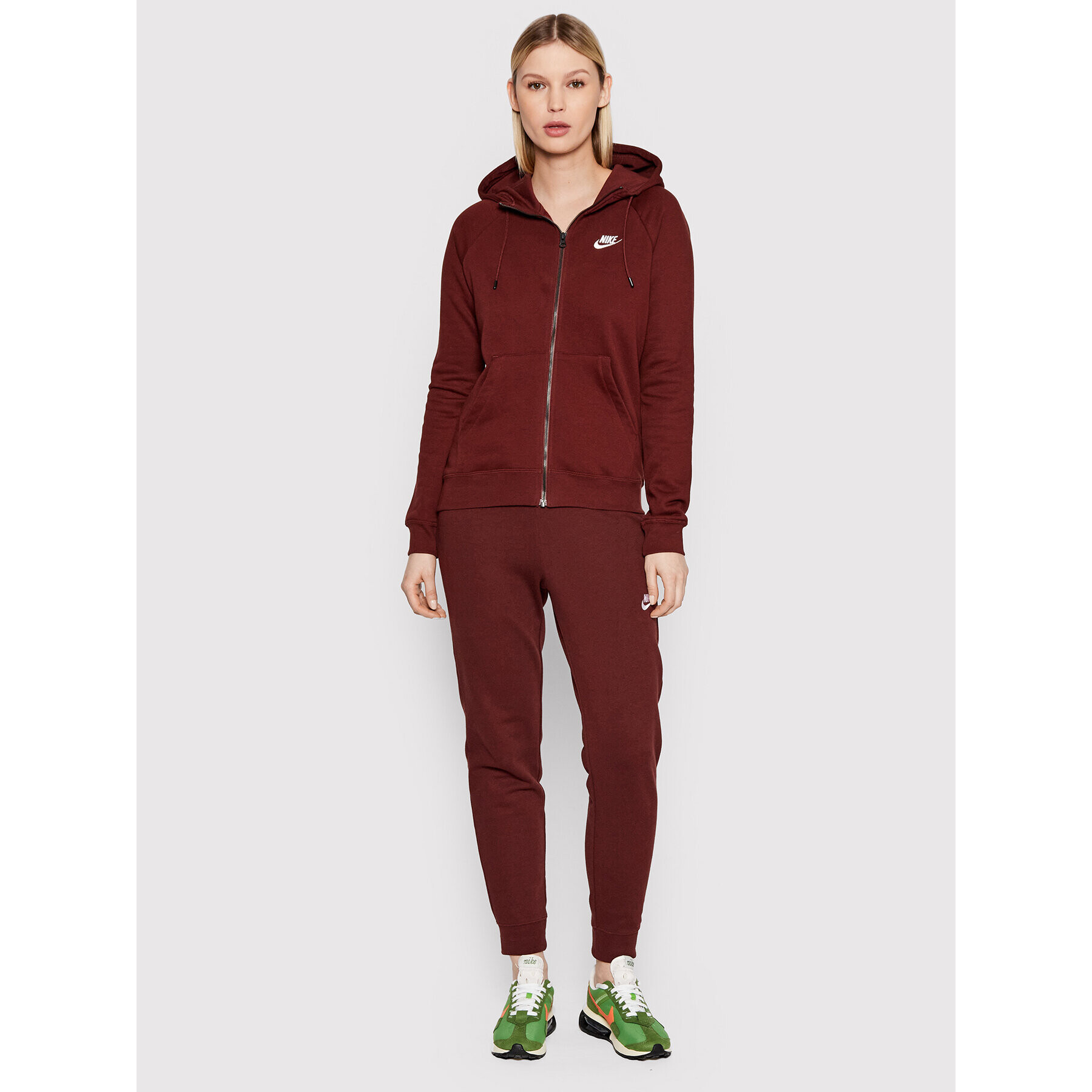 Nike Mikina Sportswear Essential BV4122 Bordó Standard Fit - Pepit.cz