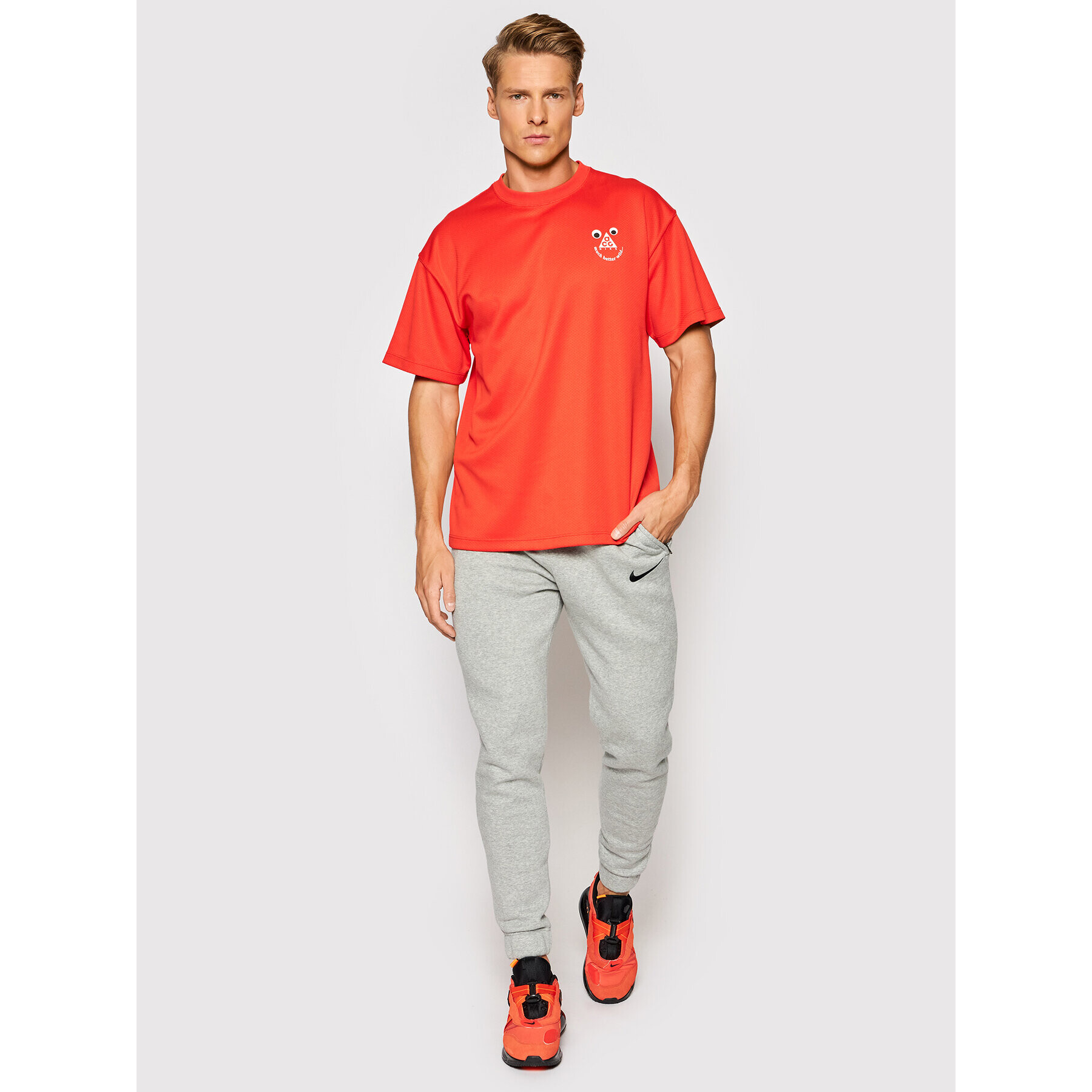 Nike T-Shirt All Conditions Gear CU0098 Červená Regular Fit - Pepit.cz