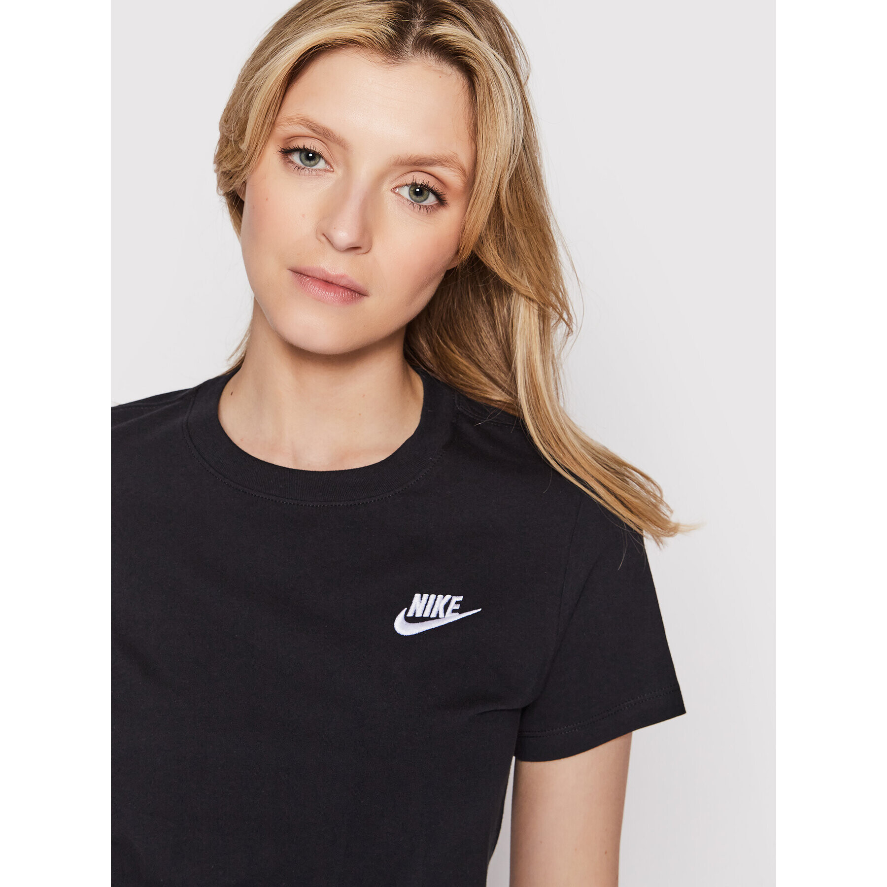 Nike T-Shirt Sportswear Club DN2393 Černá Relaxed Fit - Pepit.cz