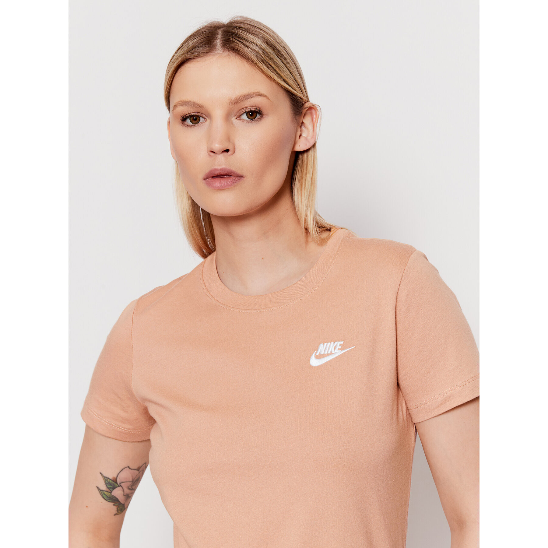 Nike T-Shirt Sportswear Club DN2393 Růžová Relaxed Fit - Pepit.cz