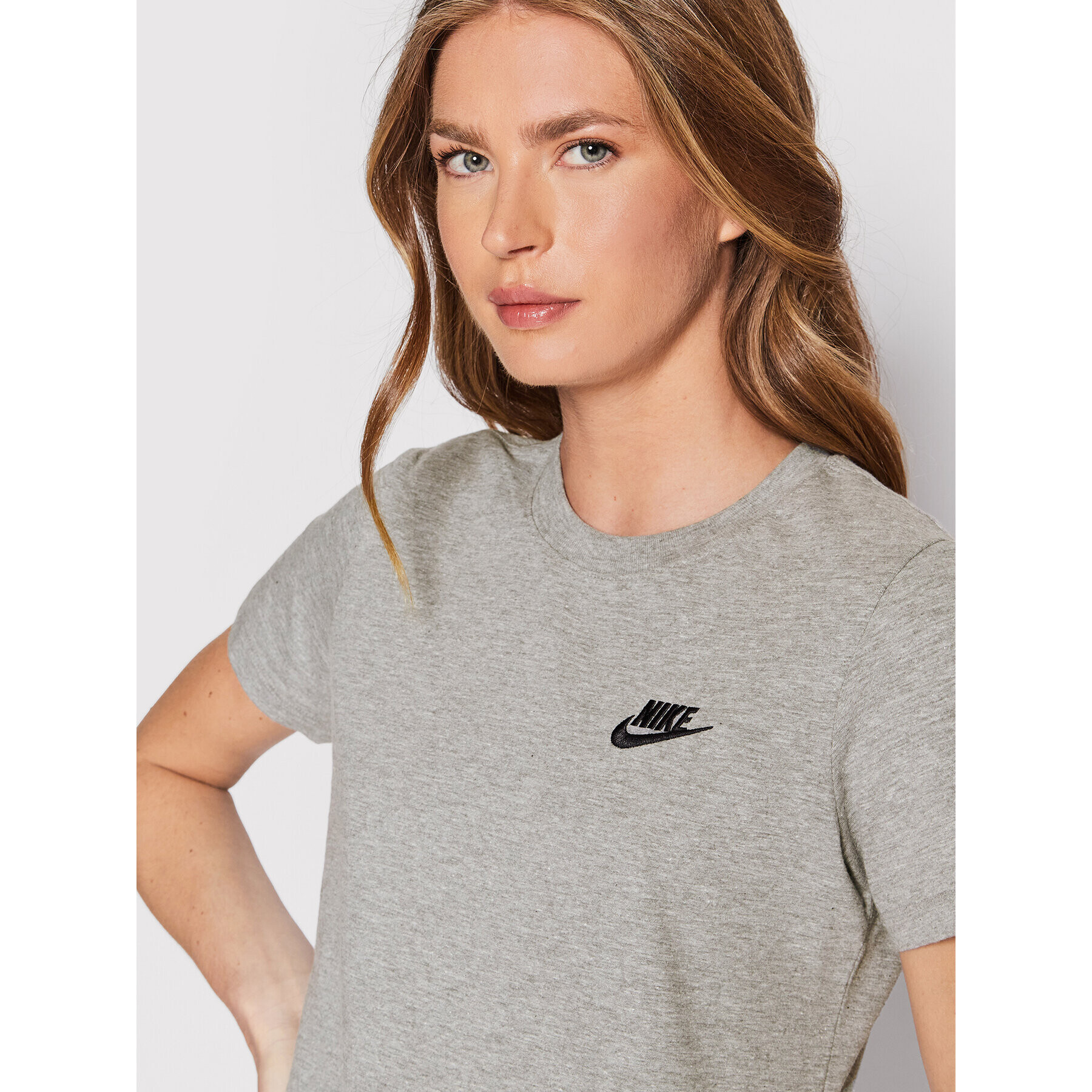 Nike T-Shirt Sportswear Club DN2393 Šedá Relaxed Fit - Pepit.cz