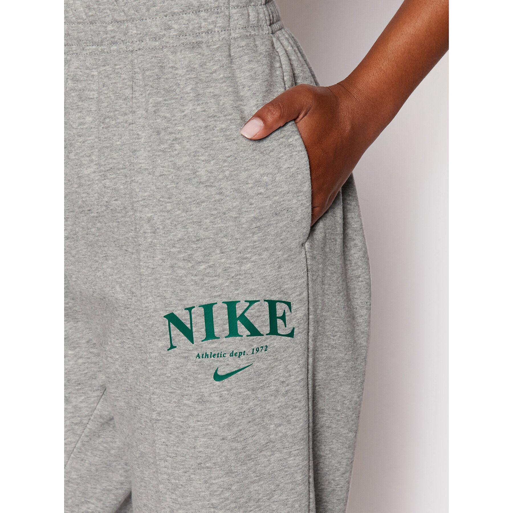 Nike Teplákové kalhoty Sportswear Collection Essentials DQ5384 Šedá Loose Fit - Pepit.cz