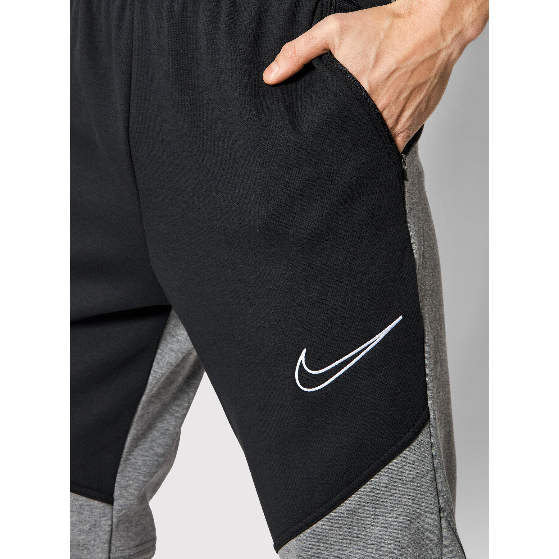 Nike Teplákové kalhoty Therma-Fit DD2108 Šedá Standard Fit - Pepit.cz