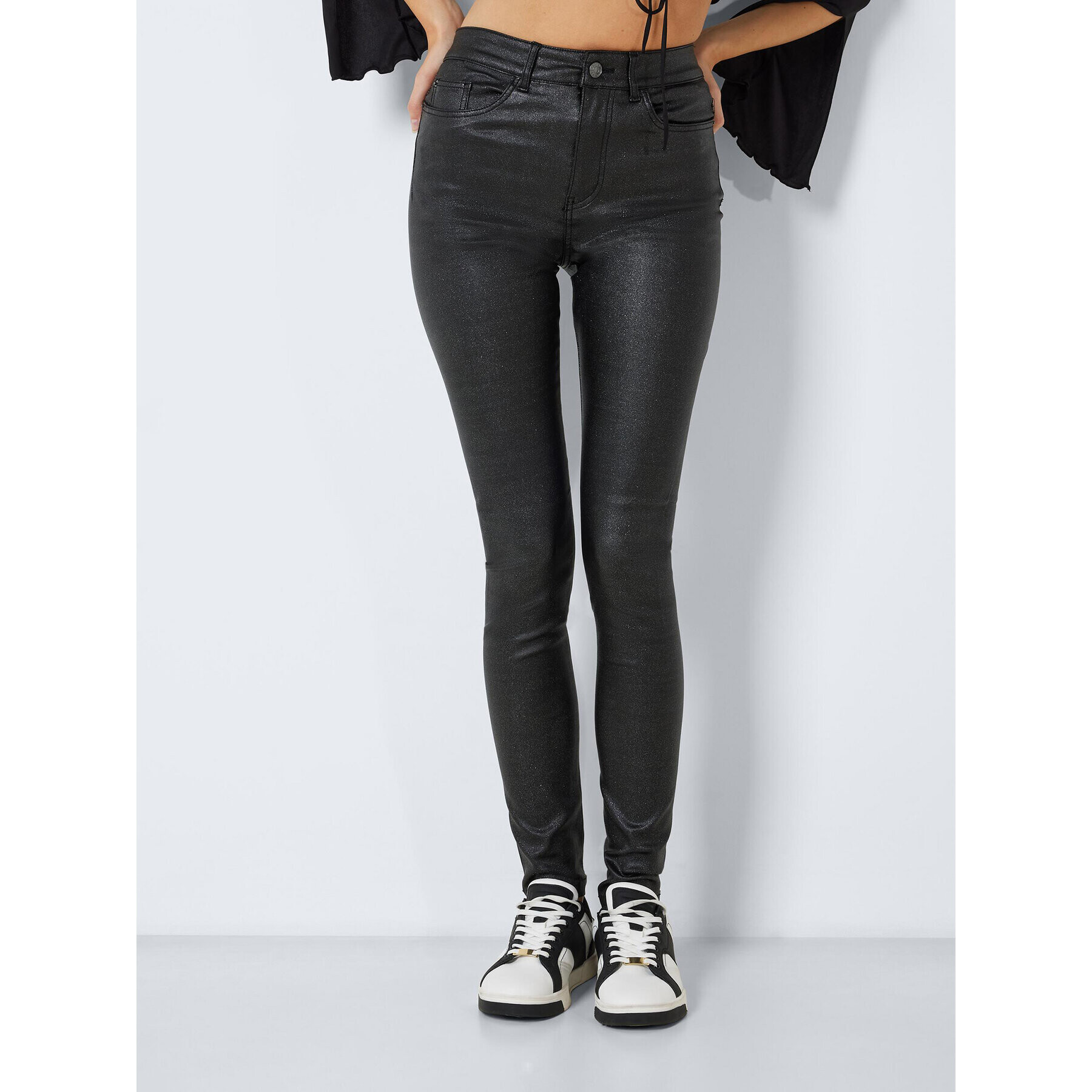 Noisy May Kalhoty z materiálu Callie 27022205 Černá Skinny Fit - Pepit.cz