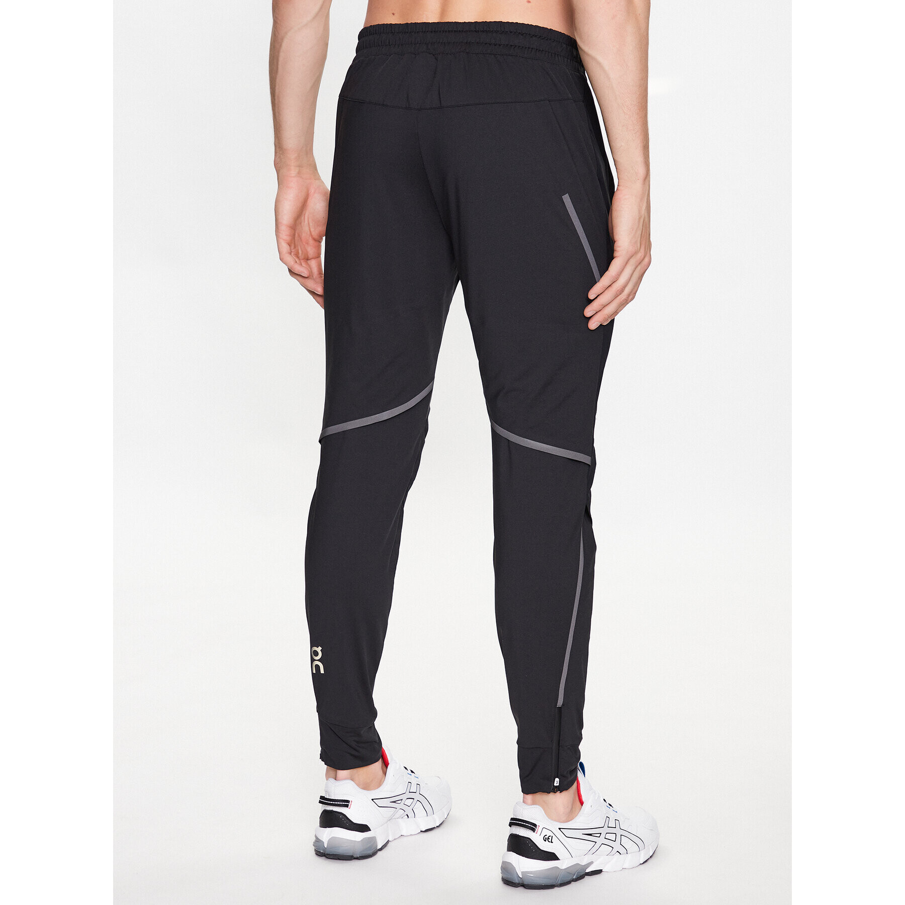 On Teplákové kalhoty Running Pants M 10600137 Černá Athletic Fit - Pepit.cz