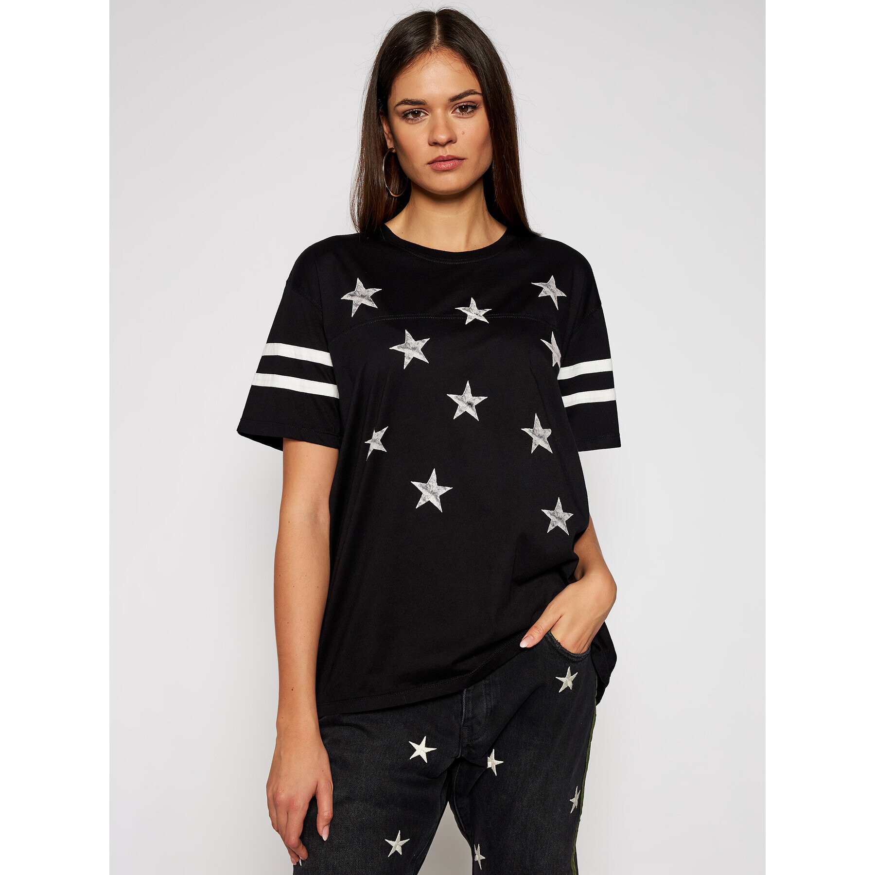 One Teaspoon T-Shirt Stars Bf Sports Tee 23900 Černá Regular Fit - Pepit.cz