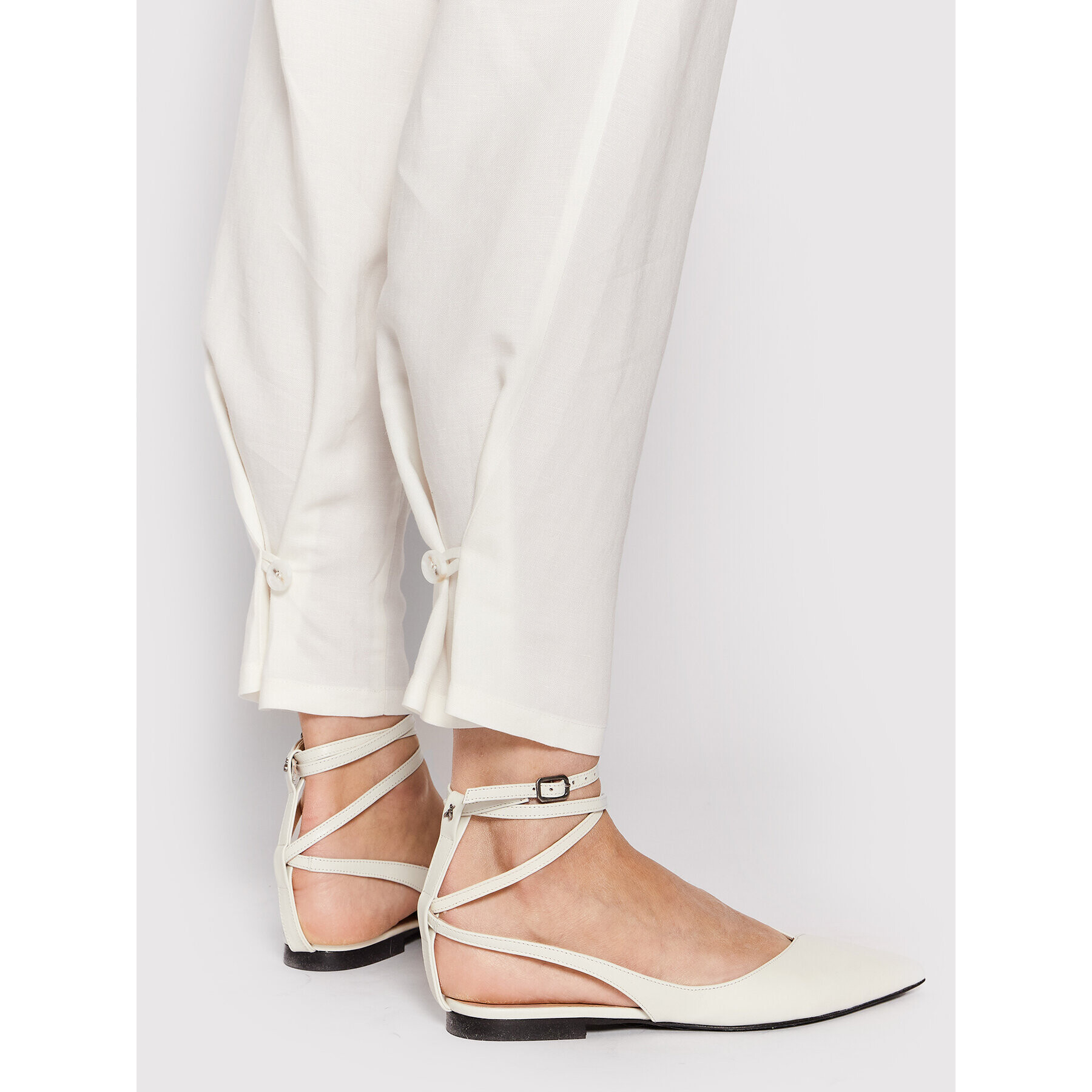 Patrizia Pepe Kalhoty z materiálu 2P1393/A052-W336 Bílá Relaxed Fit - Pepit.cz