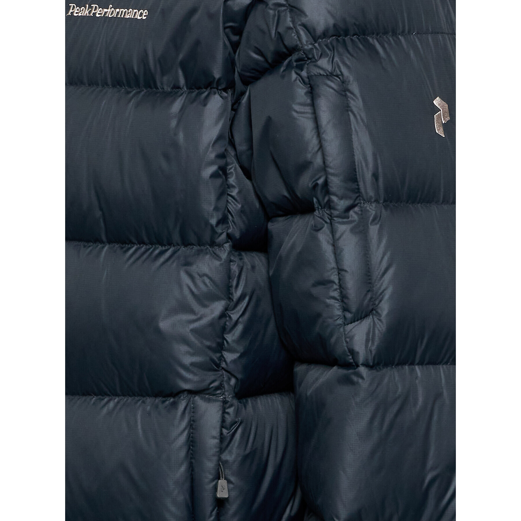 Peak Performance Vatovaná bunda Frost G77891080 Černá Regular Fit - Pepit.cz