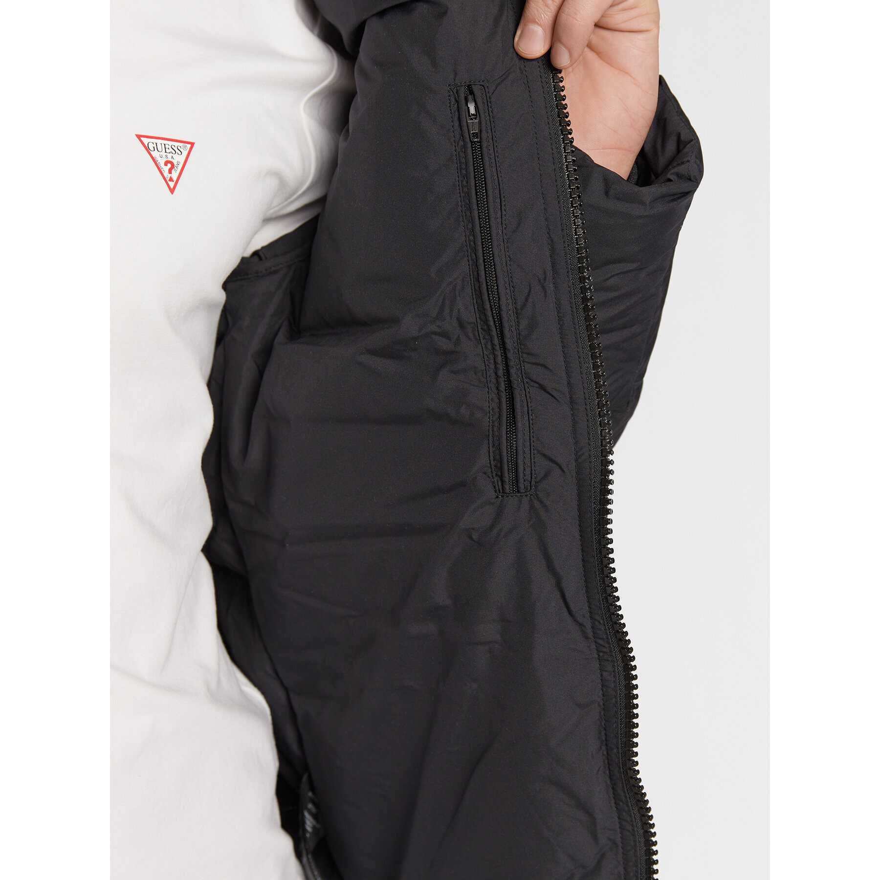 Peak Performance Vatovaná bunda Rivel Down G77962010 Černá Regular Fit - Pepit.cz