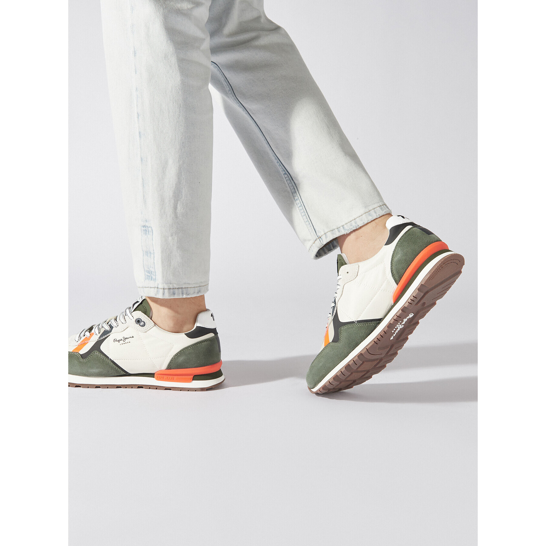 Pepe Jeans Sneakersy Brit Man Print PMS30923 Khaki - Pepit.cz