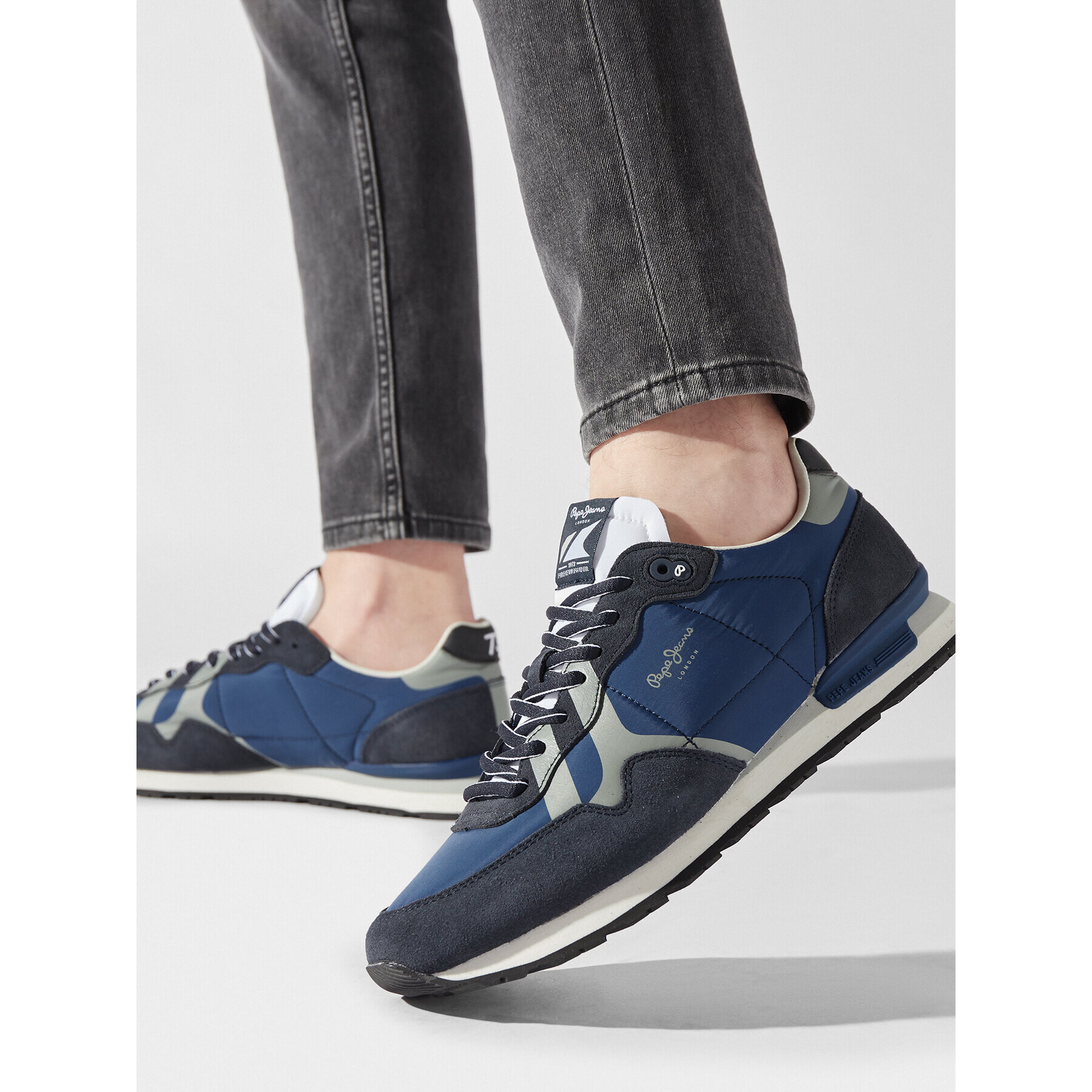 Pepe Jeans Sneakersy Britt Man Print PMS30852 Tmavomodrá - Pepit.cz