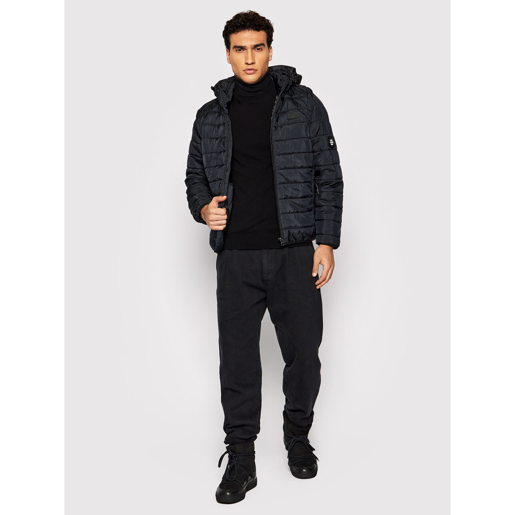 Pepe Jeans Vatovaná bunda Hiram PM402452 Černá Regular Fit - Pepit.cz