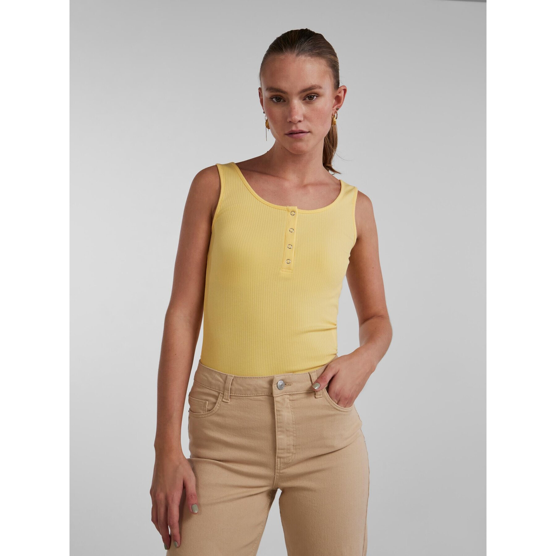 Pieces Top 17101438 Žlutá Slim Fit - Pepit.cz