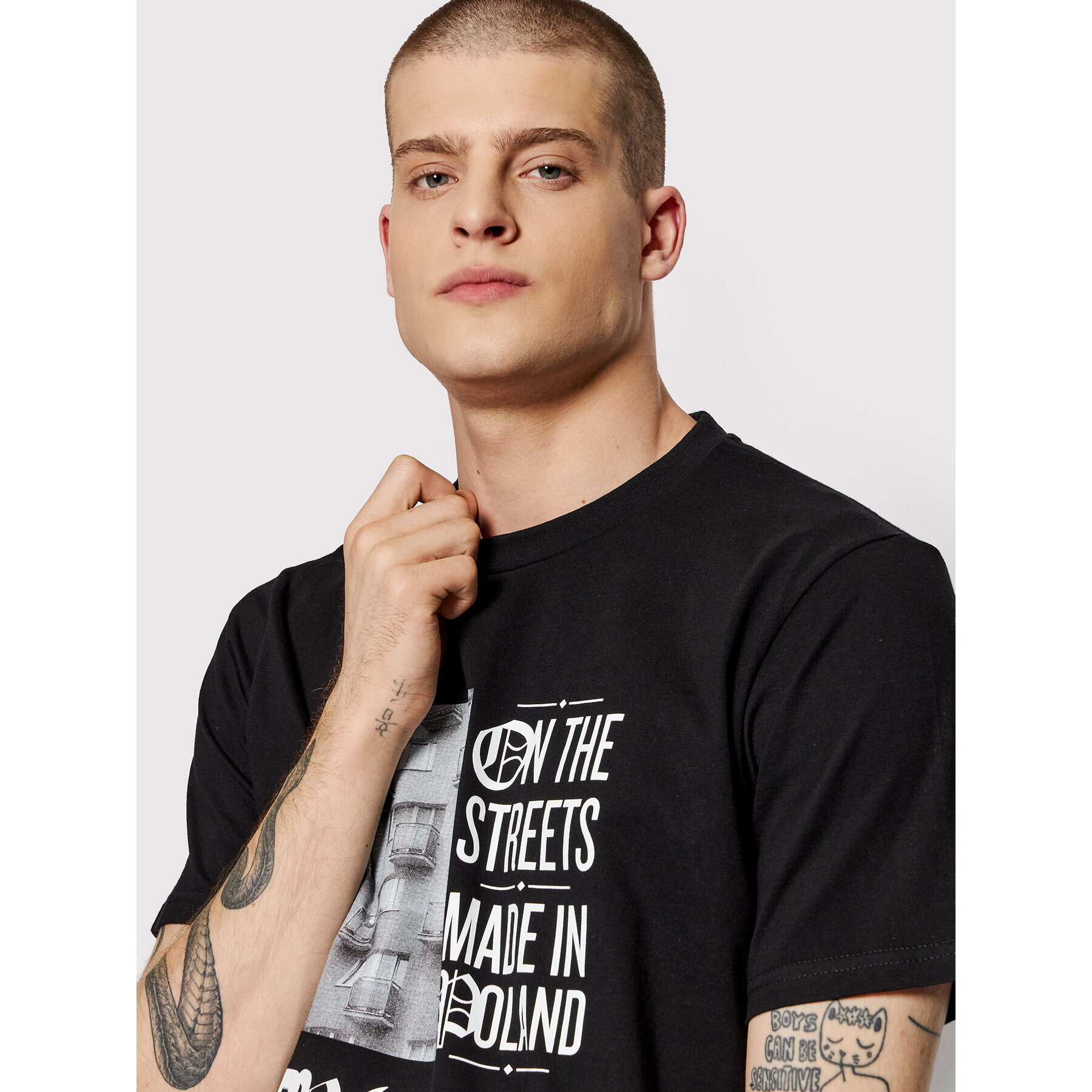 PROSTO. T-Shirt KLASYK Ots Černá Regular Fit - Pepit.cz