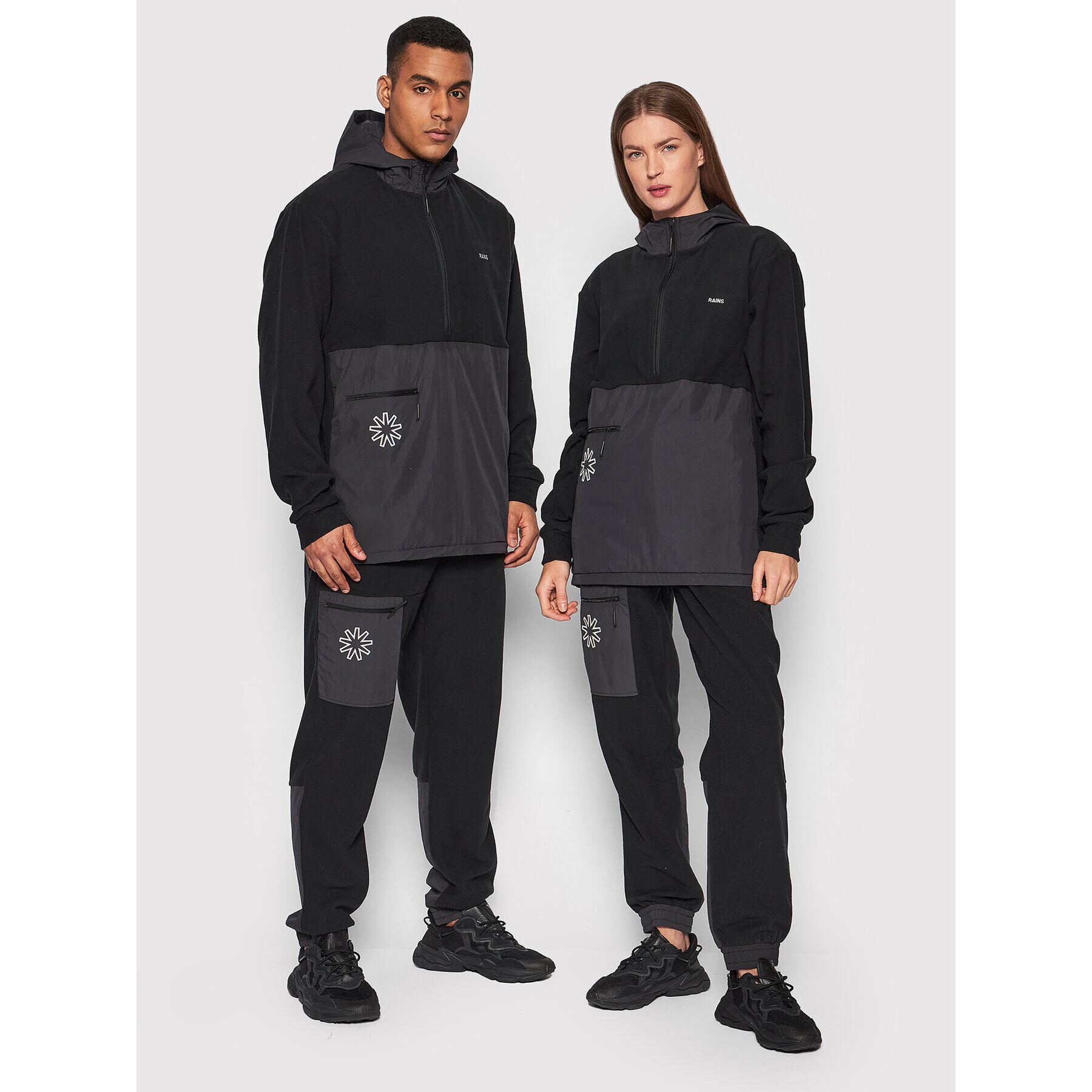 Rains Teplákové kalhoty Unisex 18660 Černá Regular Fit - Pepit.cz