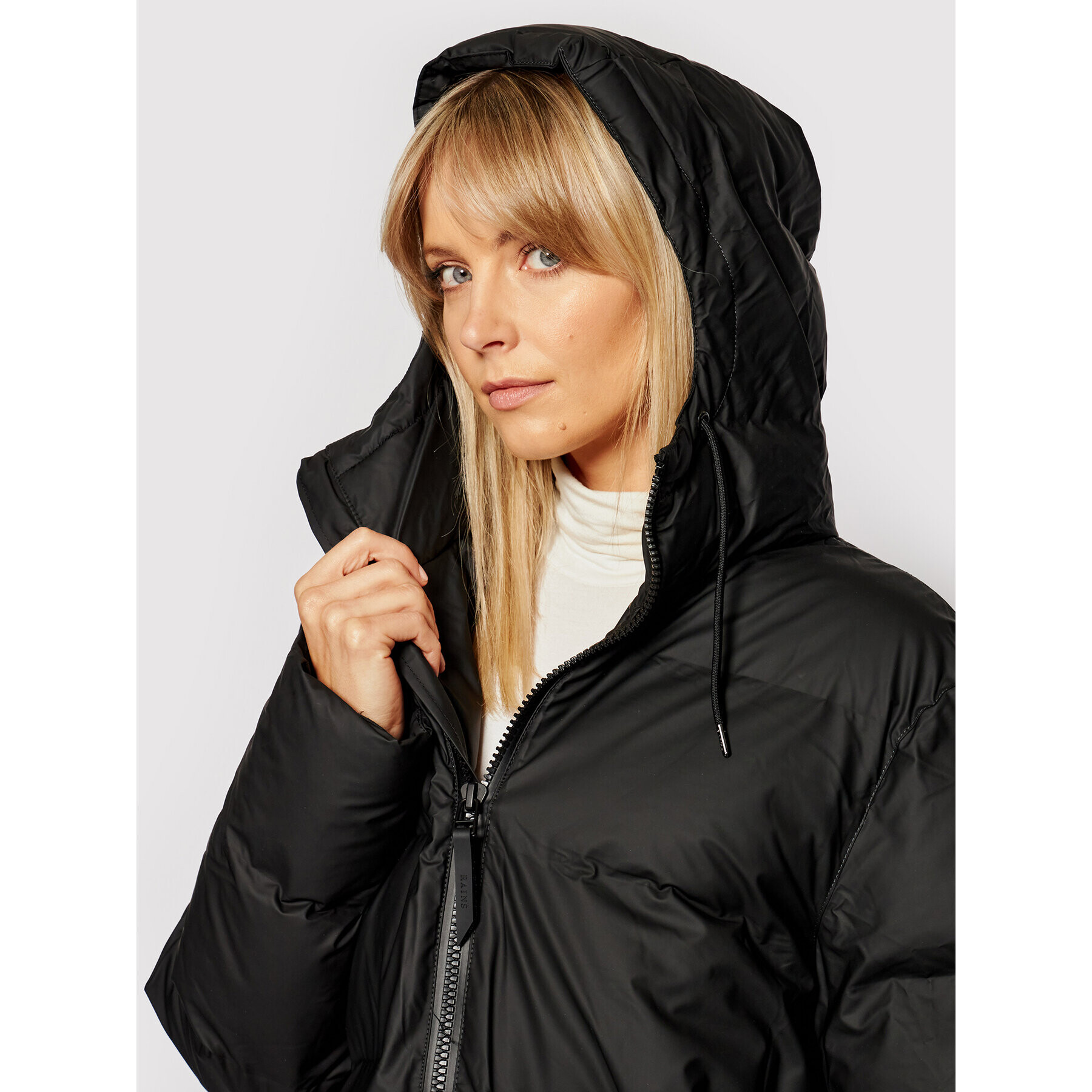 Rains Vatovaná bunda Unisex 1507 Černá Regular Fit - Pepit.cz