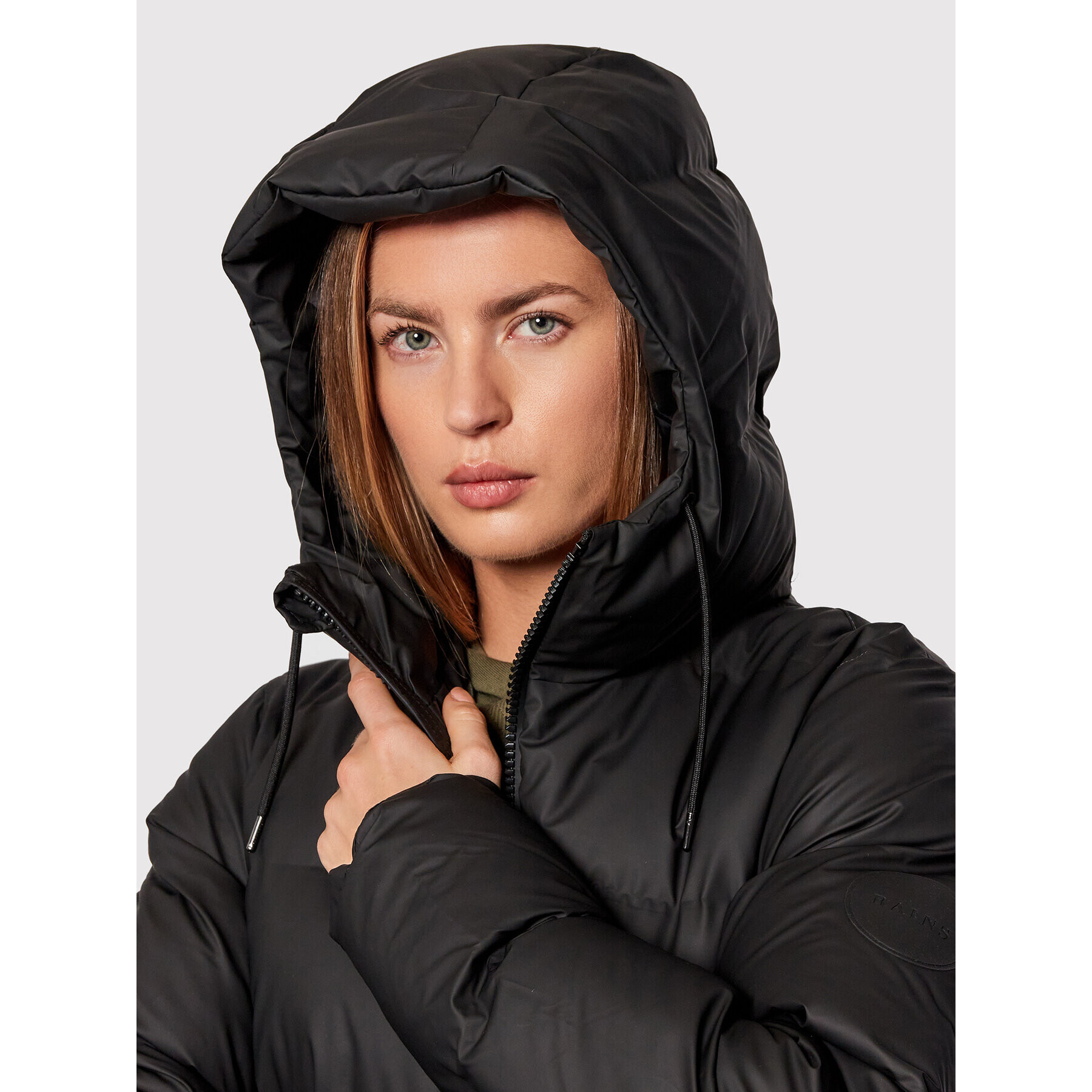 Rains Vatovaná bunda Unisex 1537 Černá Regular Fit - Pepit.cz