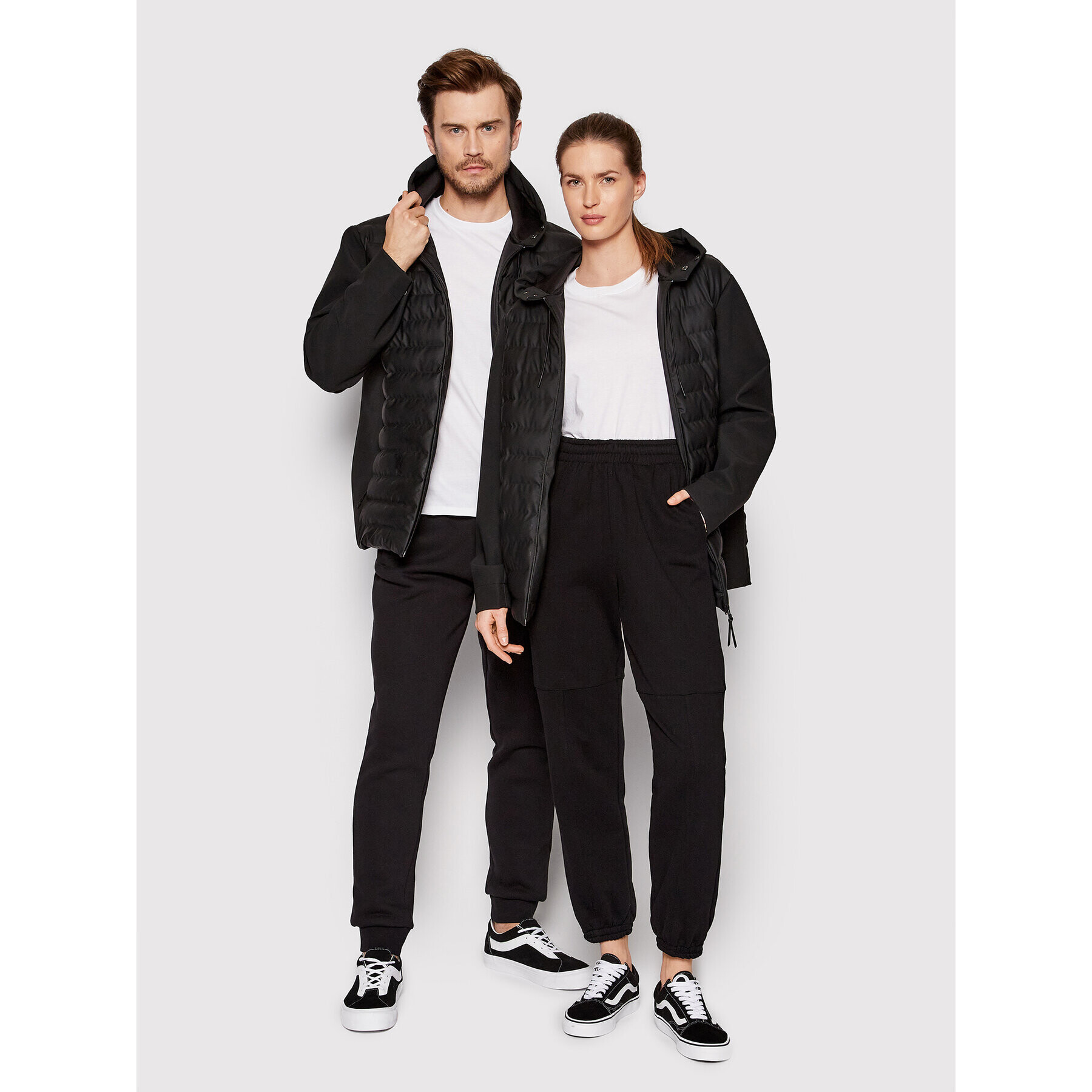 Rains Vatovaná bunda Unisex 15450 Černá Regular Fit - Pepit.cz