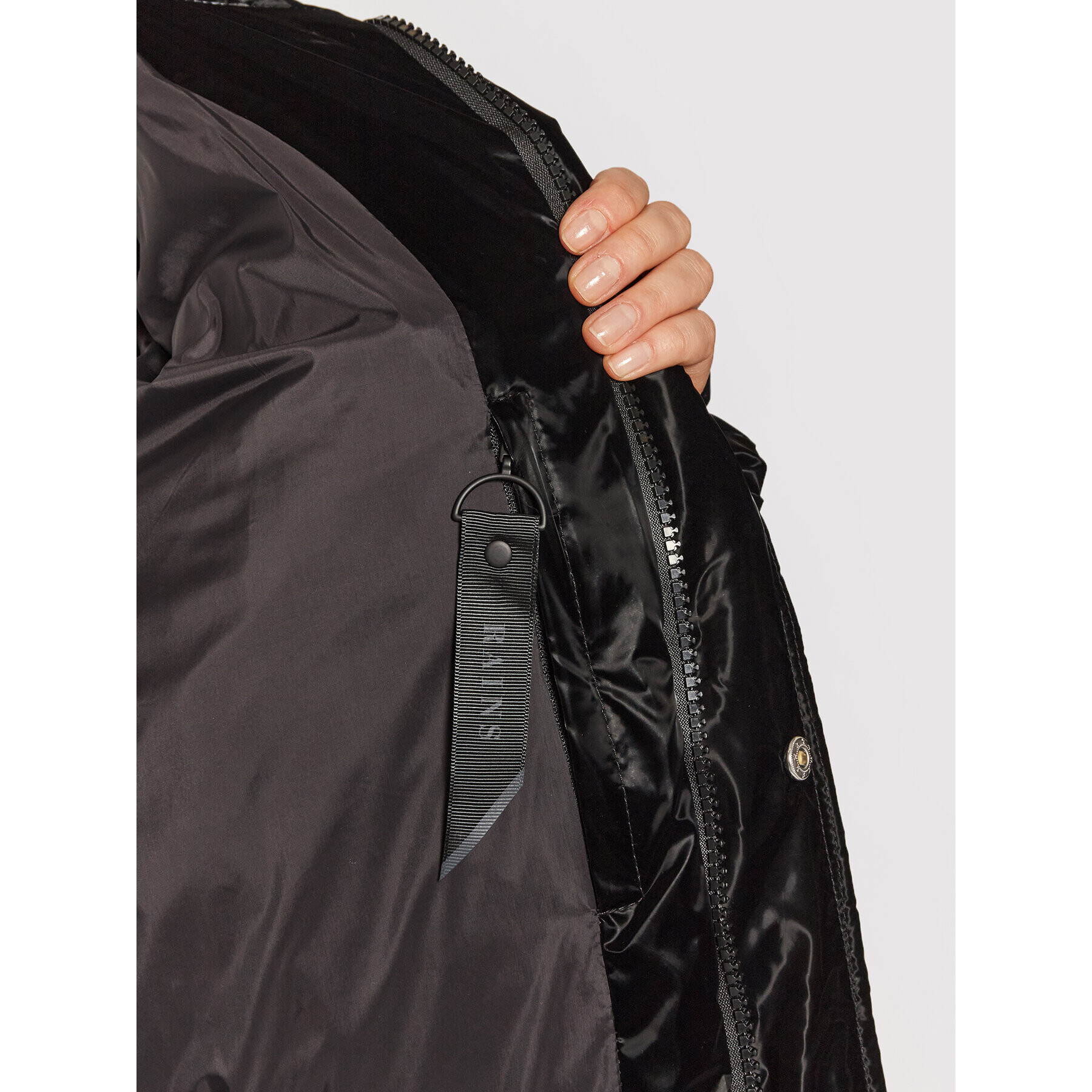 Rains Vatovaná bunda Unisex Puffer 1536 Černá Regular Fit - Pepit.cz