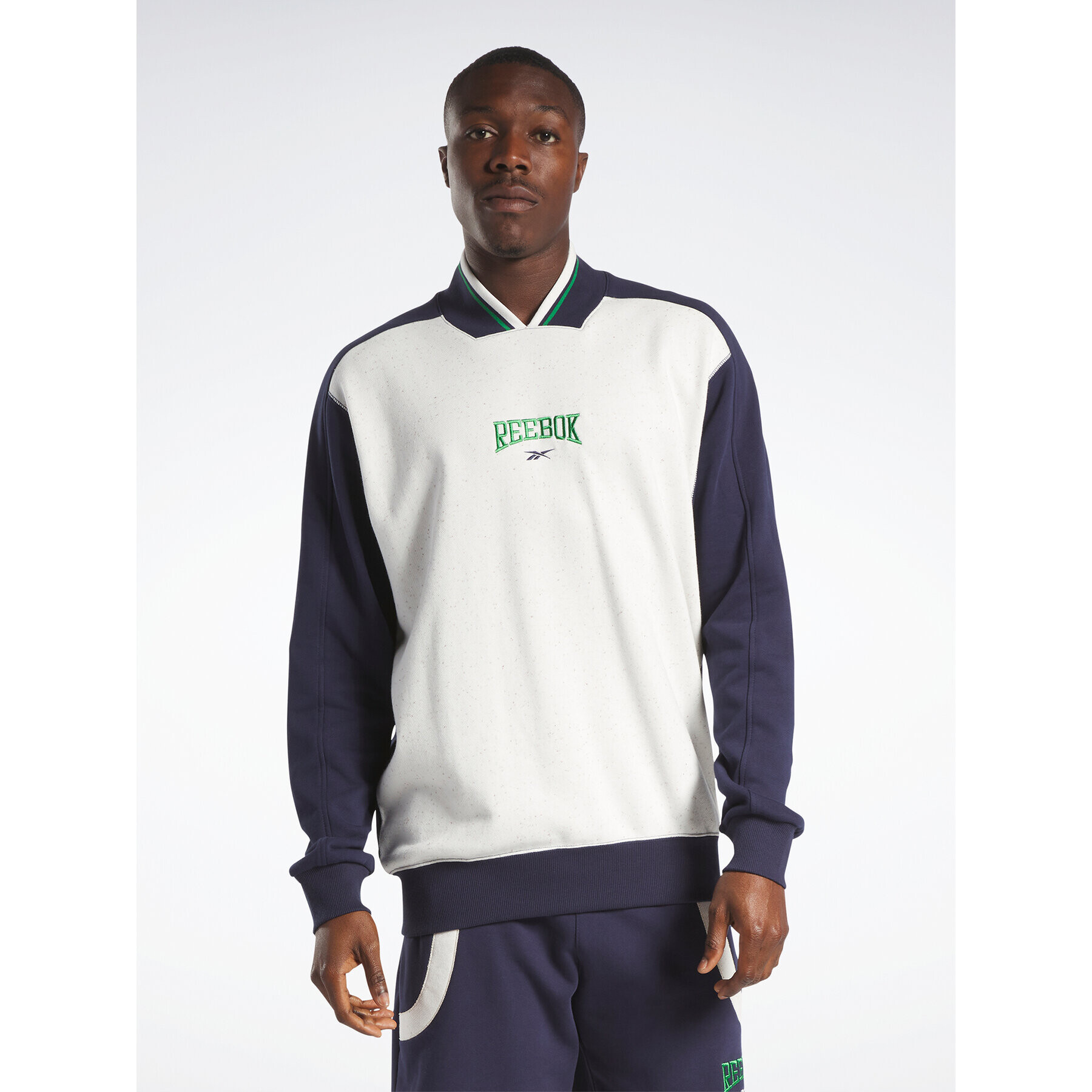 Reebok Mikina Classics Varsity Crew Sweatshirt HZ9805 Écru - Pepit.cz