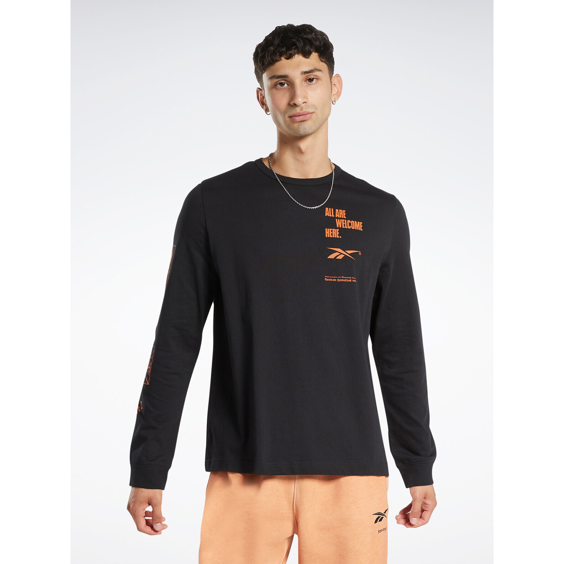 Reebok S dlouhým rukávem Basketball All Are Welcome Here T-Shirt HM6240 Černá Relaxed Fit - Pepit.cz