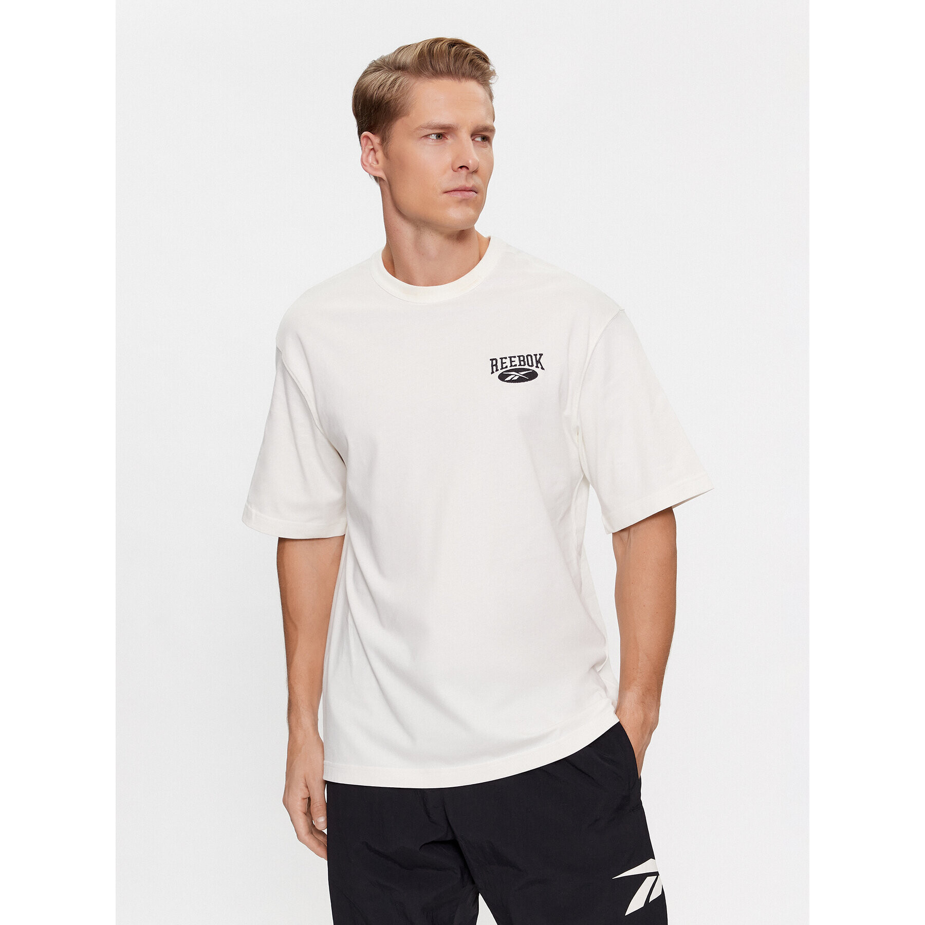 Reebok T-Shirt Archive Essentials IM1525 Bílá Regular Fit - Pepit.cz