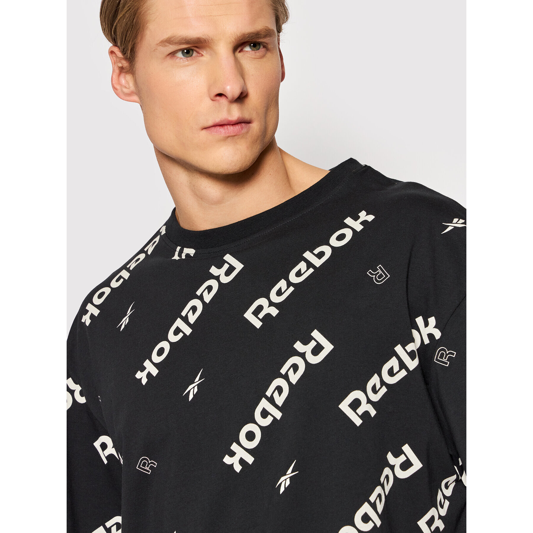 Reebok T-Shirt Ri Aop HB5977 Černá Oversize - Pepit.cz