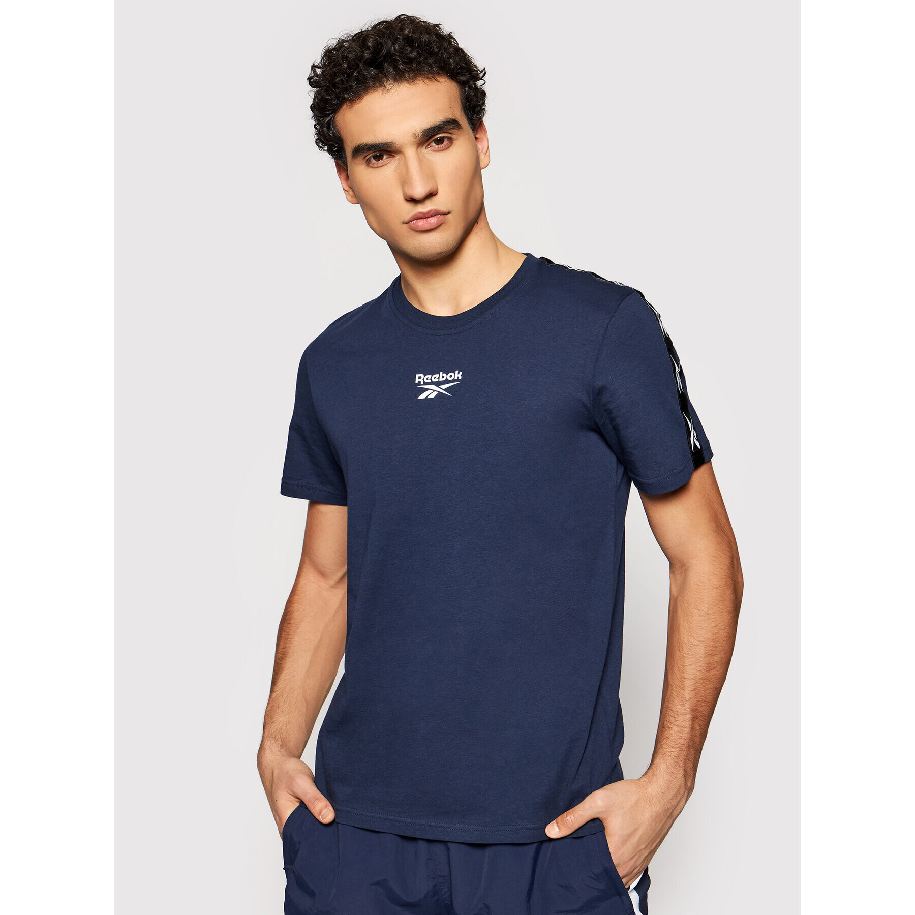 Reebok T-Shirt Training Essentials GU9975 Tmavomodrá Regular Fit - Pepit.cz