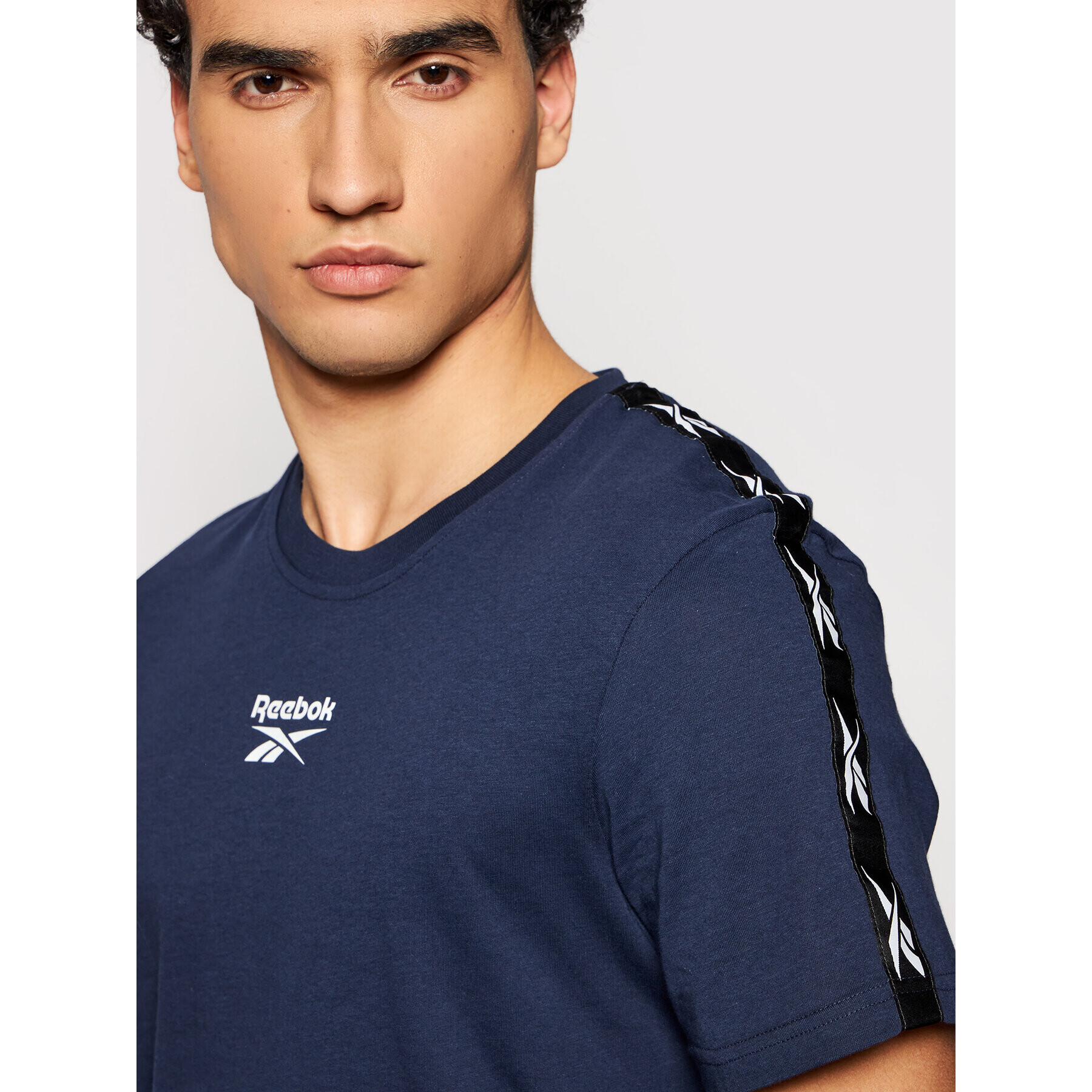 Reebok T-Shirt Training Essentials GU9975 Tmavomodrá Regular Fit - Pepit.cz