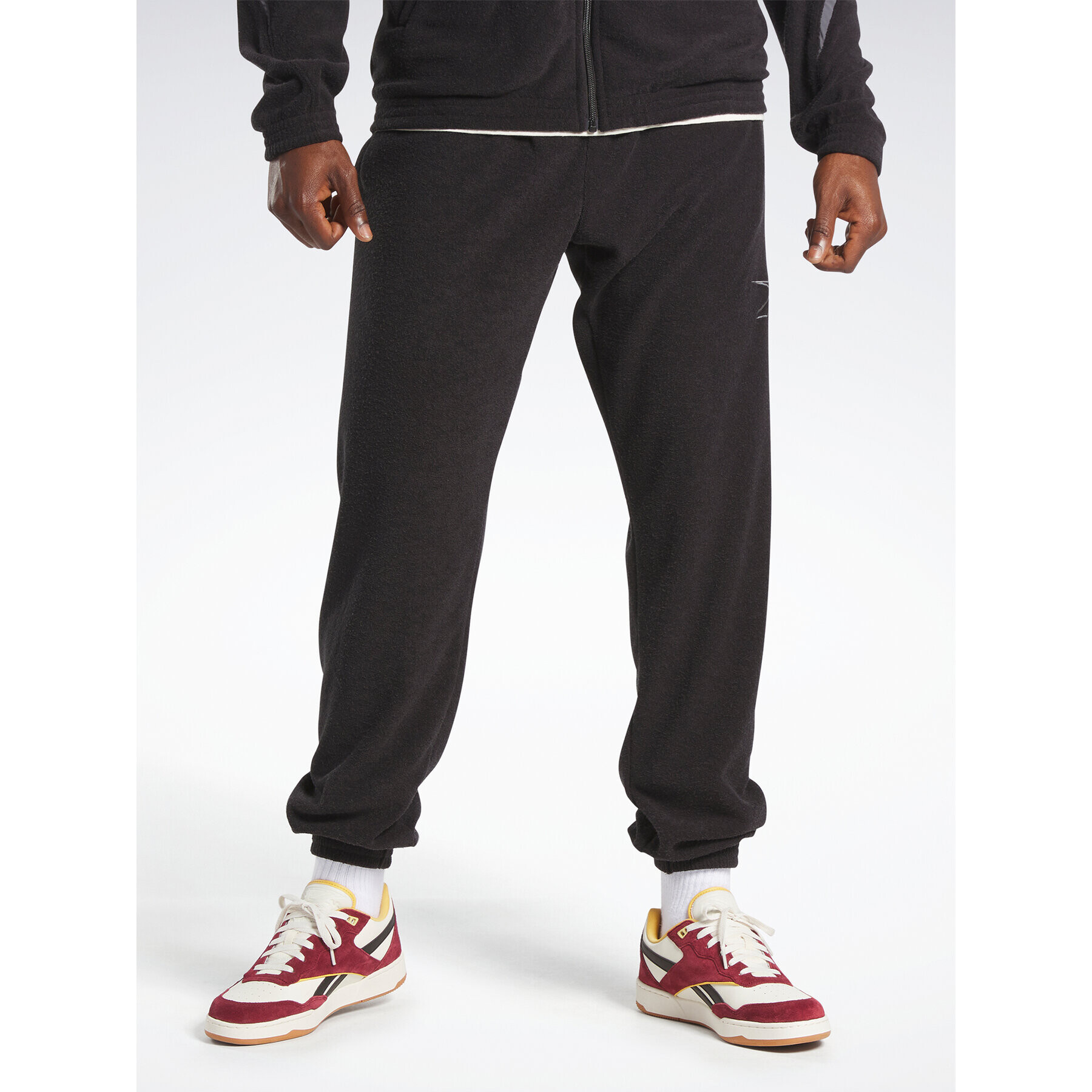 Reebok Teplákové kalhoty Basketball Court Top Joggers IA2426 Černá Regular Fit - Pepit.cz