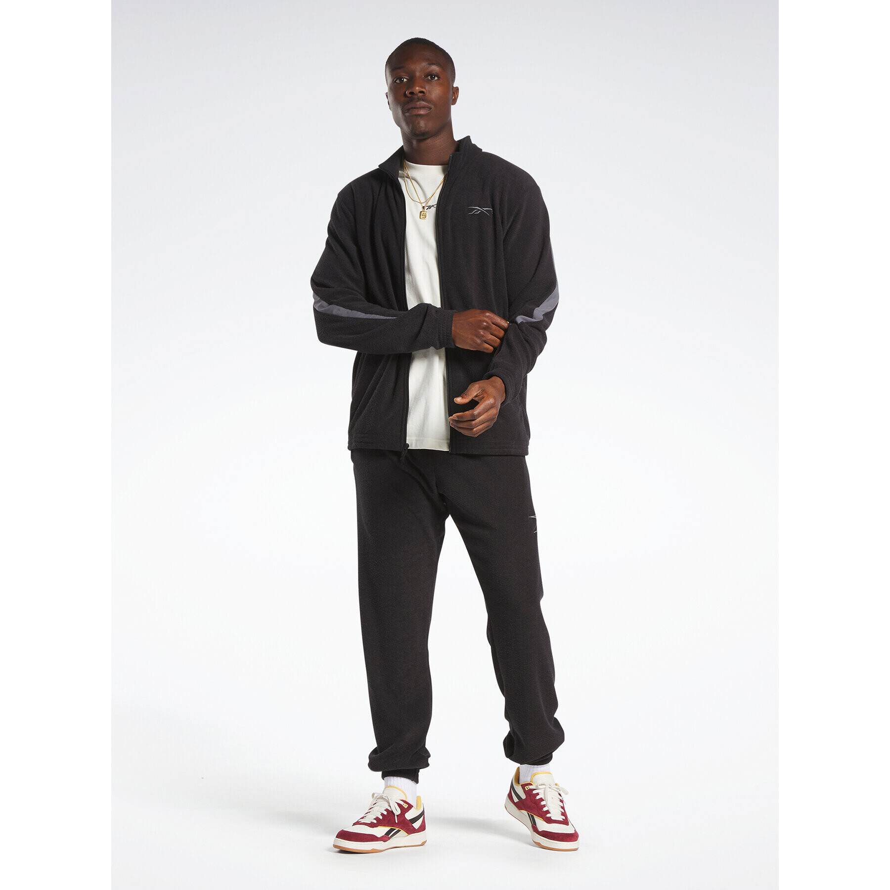 Reebok Teplákové kalhoty Basketball Court Top Joggers IA2426 Černá Regular Fit - Pepit.cz