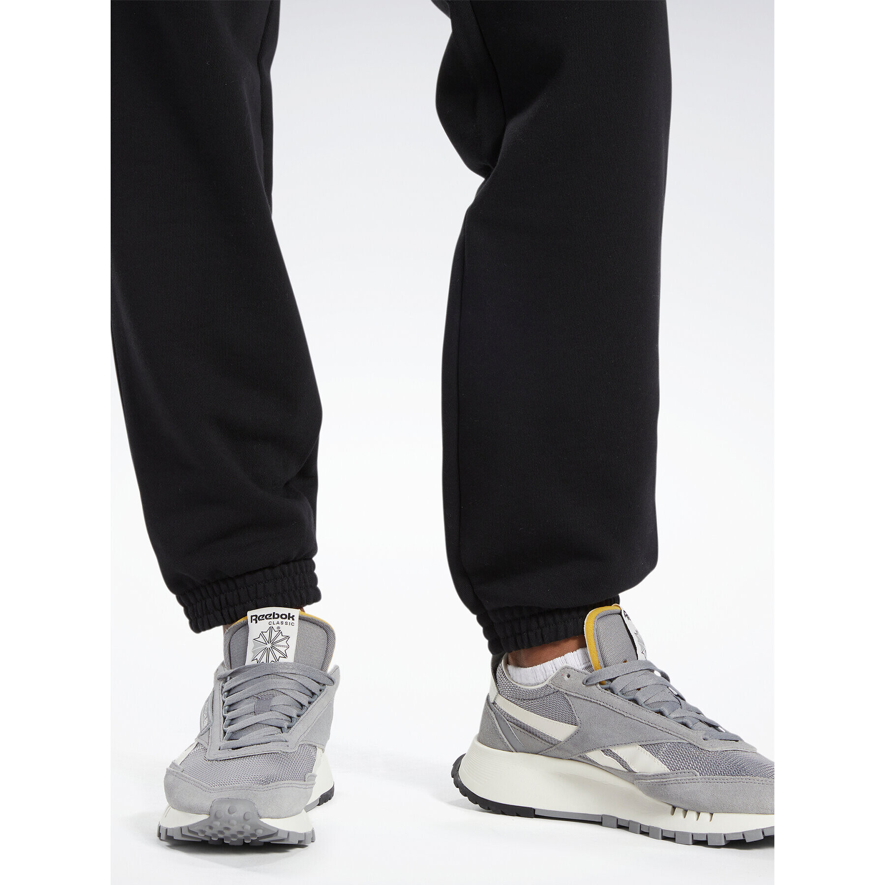 Reebok Teplákové kalhoty Classics Small Vector Joggers HS5788 Černá - Pepit.cz