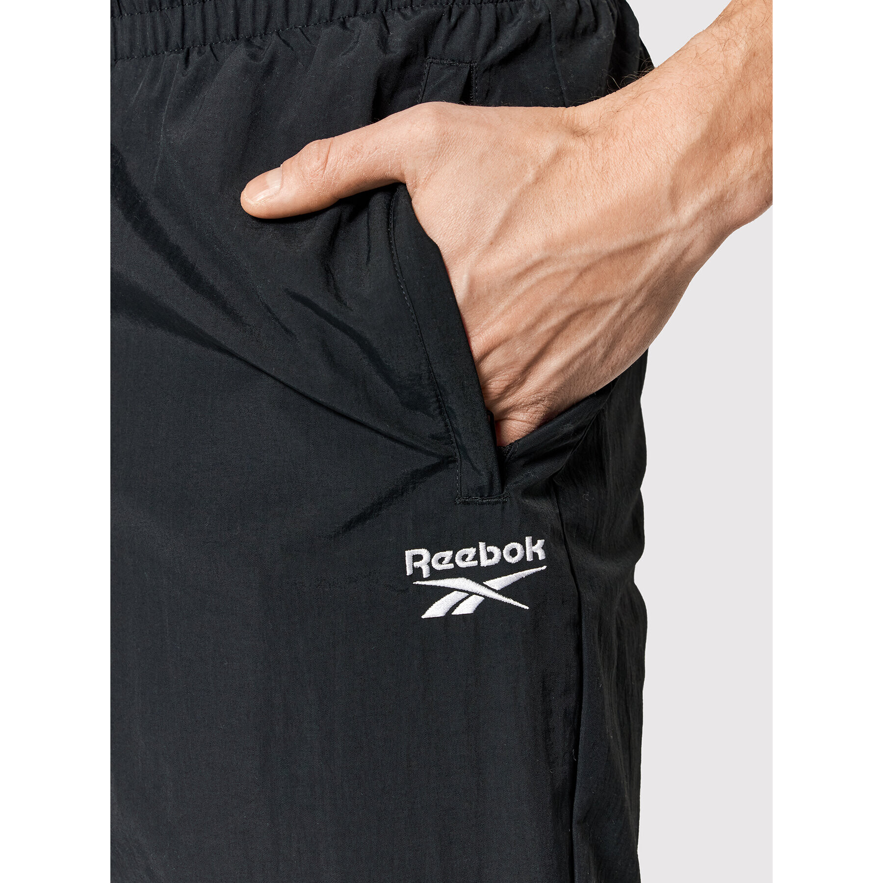 Reebok Teplákové kalhoty Classics Vector HB5968 Černá Slim Fit - Pepit.cz