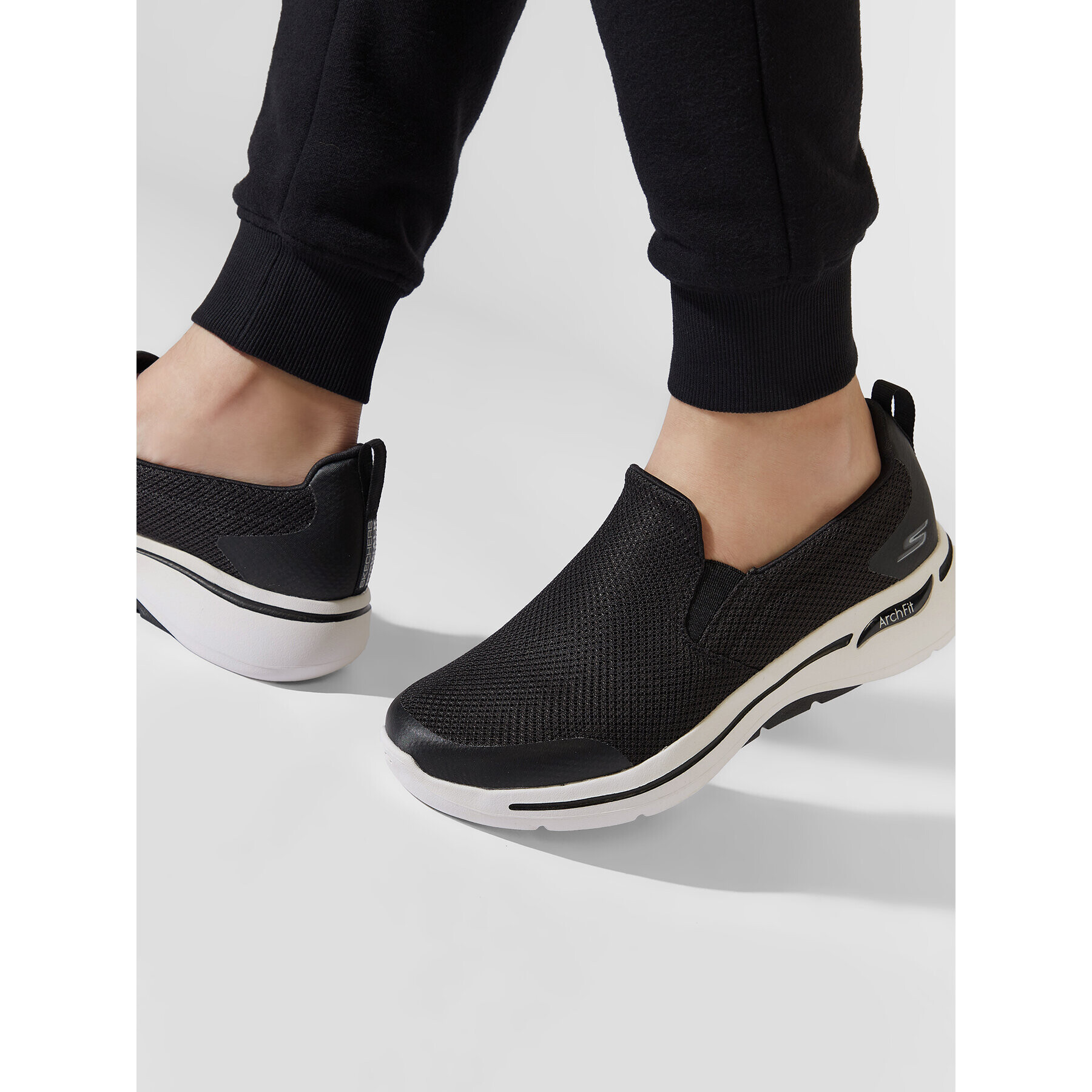 Skechers Polobotky Go Walk Arch Fit 216121/BLK Černá - Pepit.cz