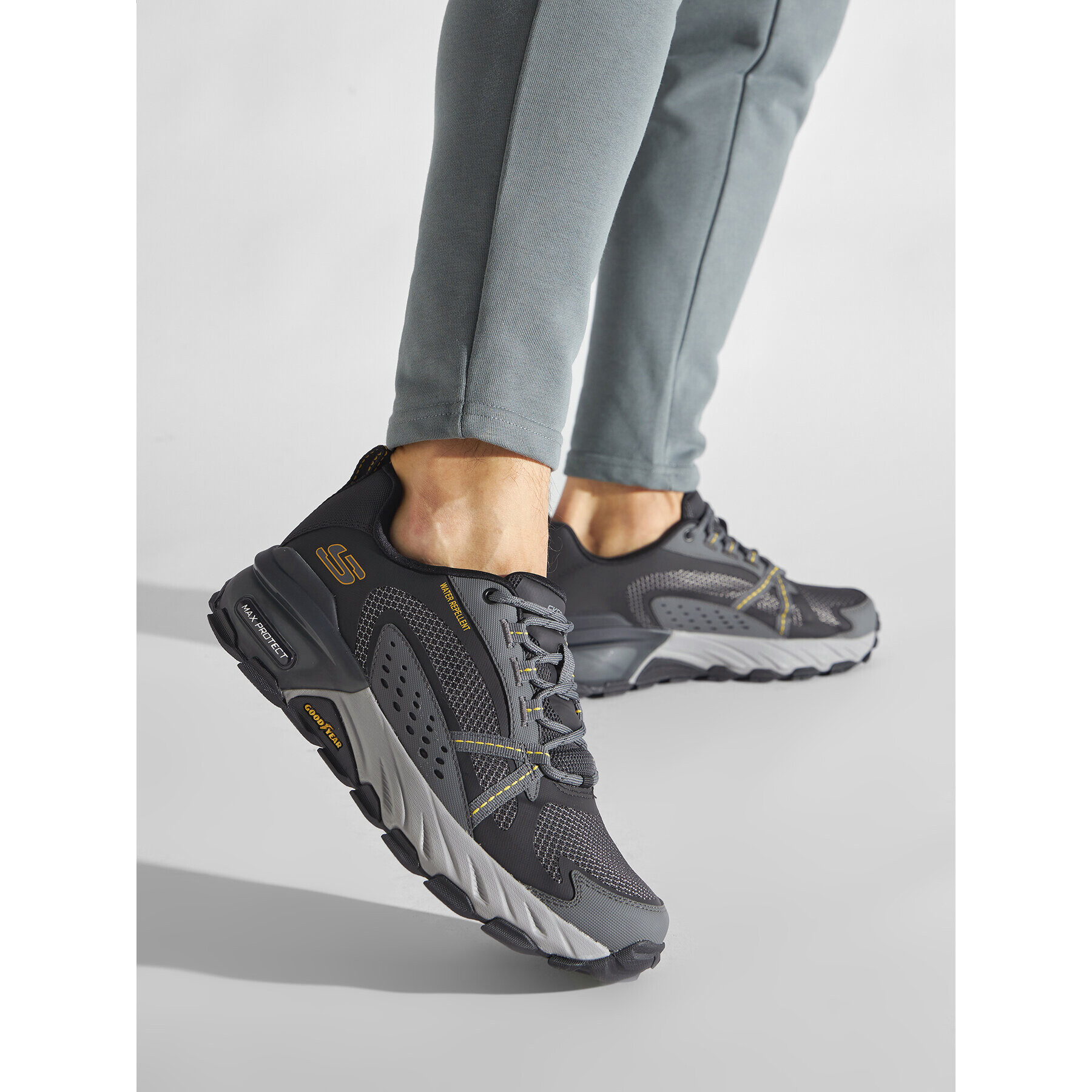 Skechers Trekingová obuv Max Protect 237303/BKCC Šedá - Pepit.cz