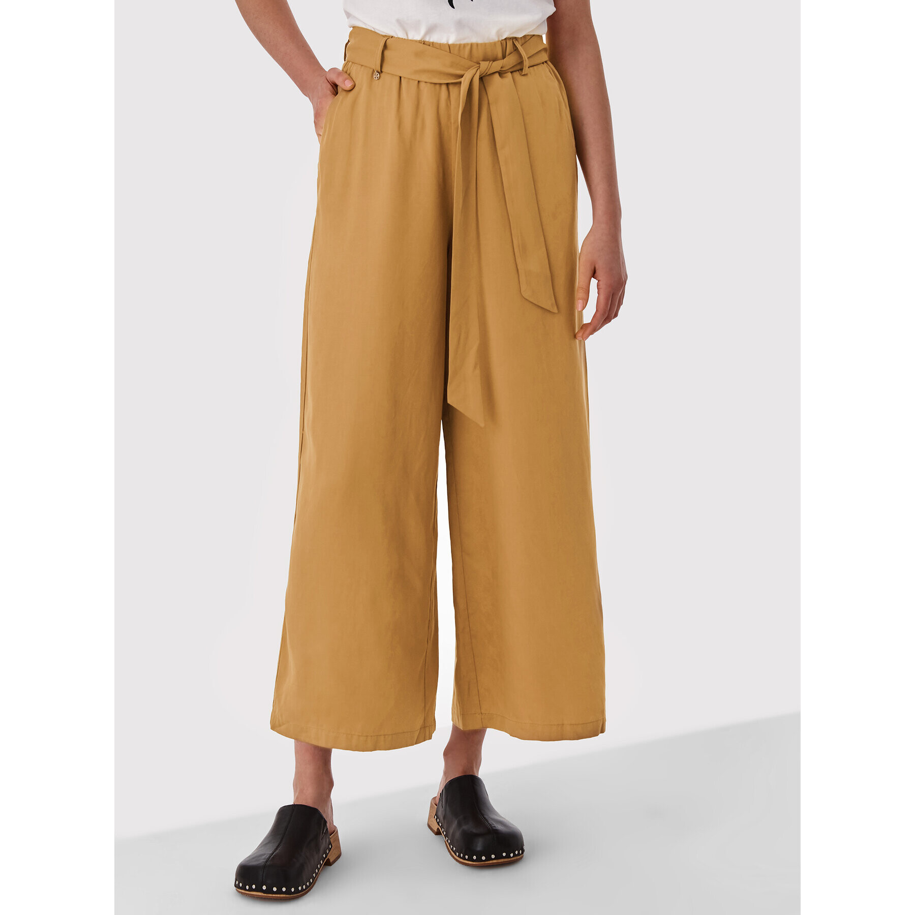 Tatuum Kalhoty culottes Kamila T2210.141 Hnědá Relaxed Fit - Pepit.cz