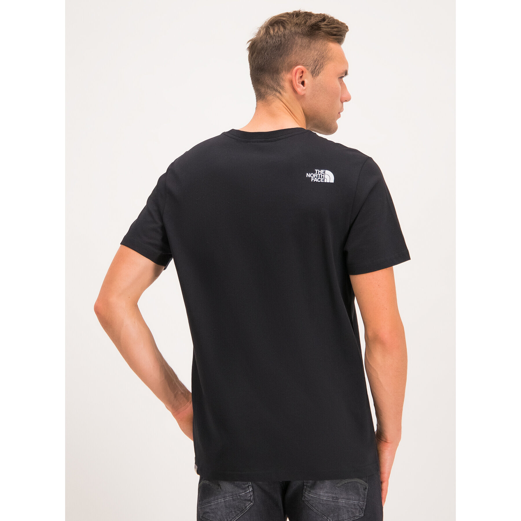 The North Face T-Shirt Mount Line NF00A3G2 Černá Regular Fit - Pepit.cz