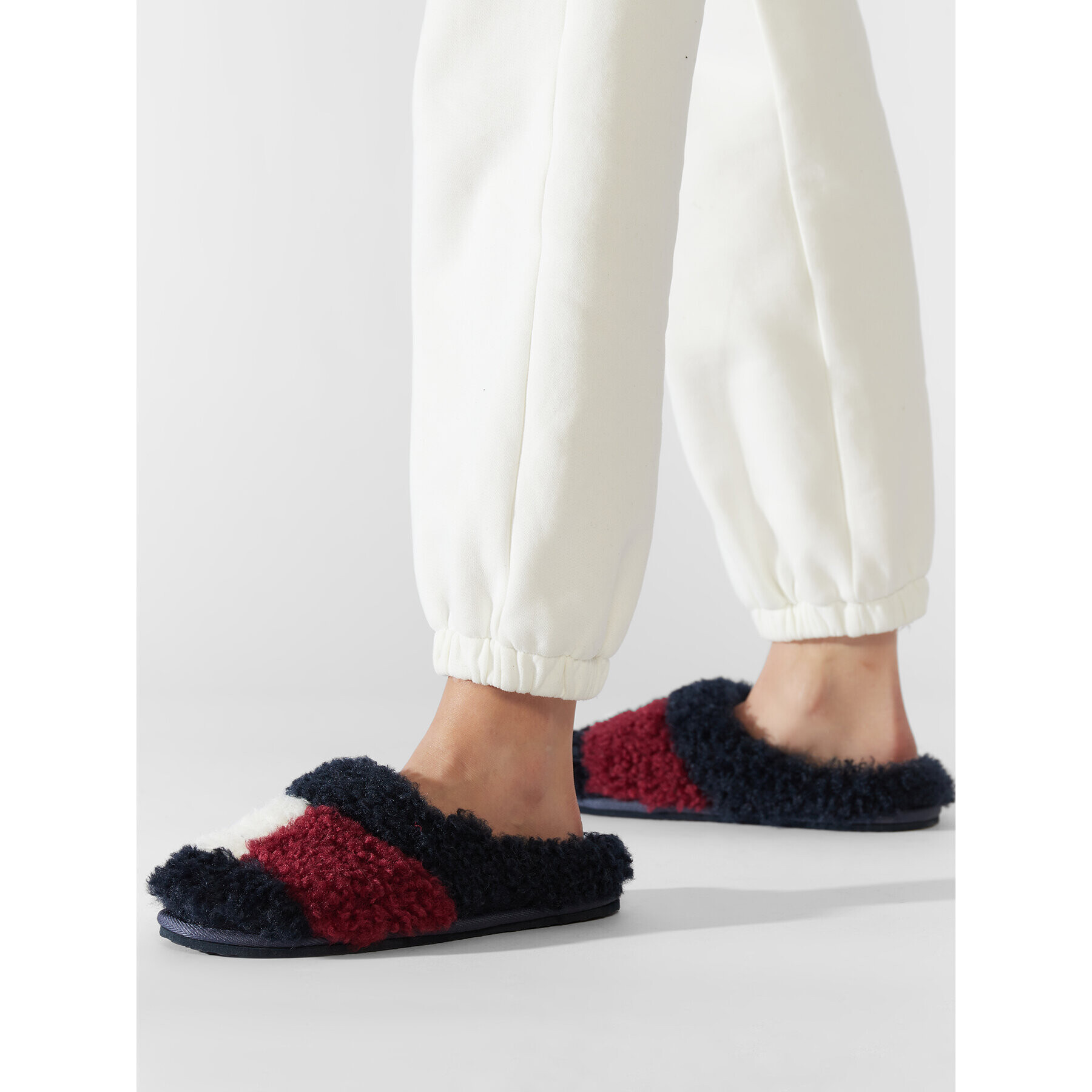 Tommy Hilfiger Bačkory Th Home Slipper Sherpa Fur FW0FW06577 Tmavomodrá - Pepit.cz