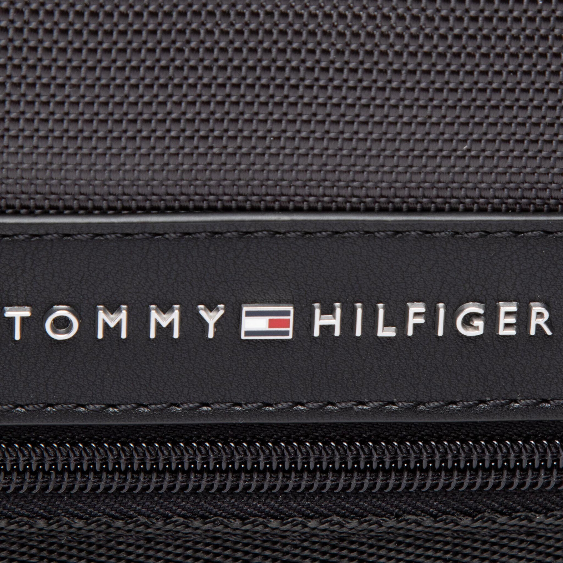 Tommy Hilfiger Brašna Elevated Nylon Mini Reporter AM0AM07232 Šedá - Pepit.cz