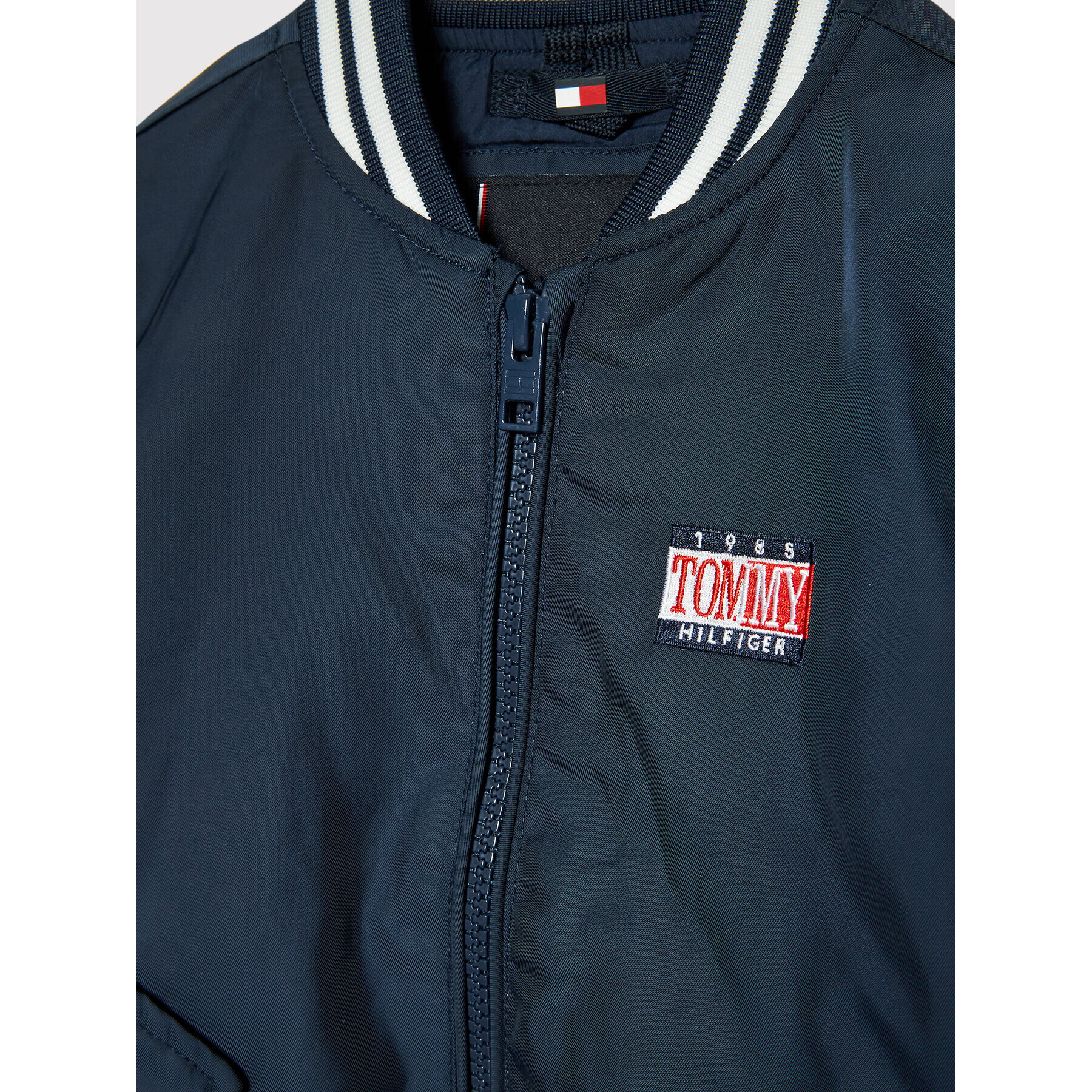 Tommy Hilfiger Bunda pro přechodné období Timeless KS0KS00233 M Tmavomodrá Regular Fit - Pepit.cz