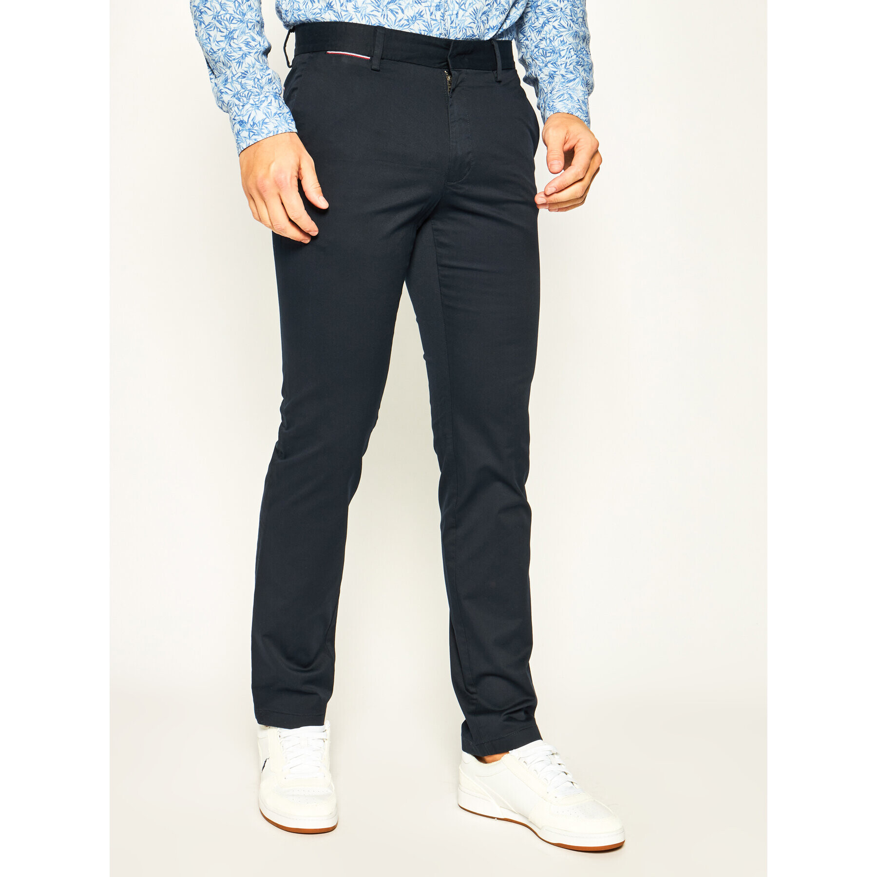 Tommy Hilfiger Chino kalhoty Denton Chino Summer Twill Flex MW0MW13299 Tmavomodrá Regular Fit - Pepit.cz