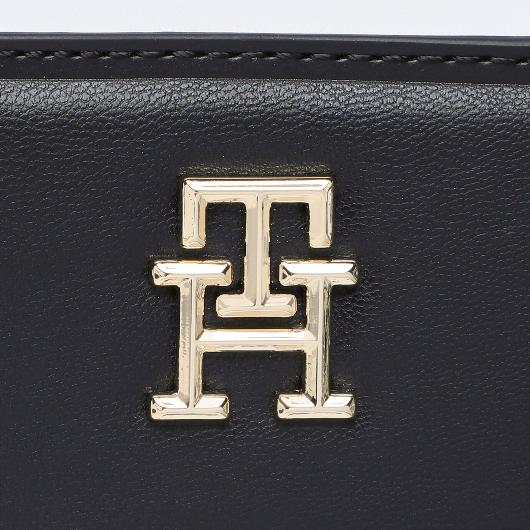 Tommy Hilfiger Kabelka Chic Trunk Cb AW0AW14497 Tmavomodrá - Pepit.cz