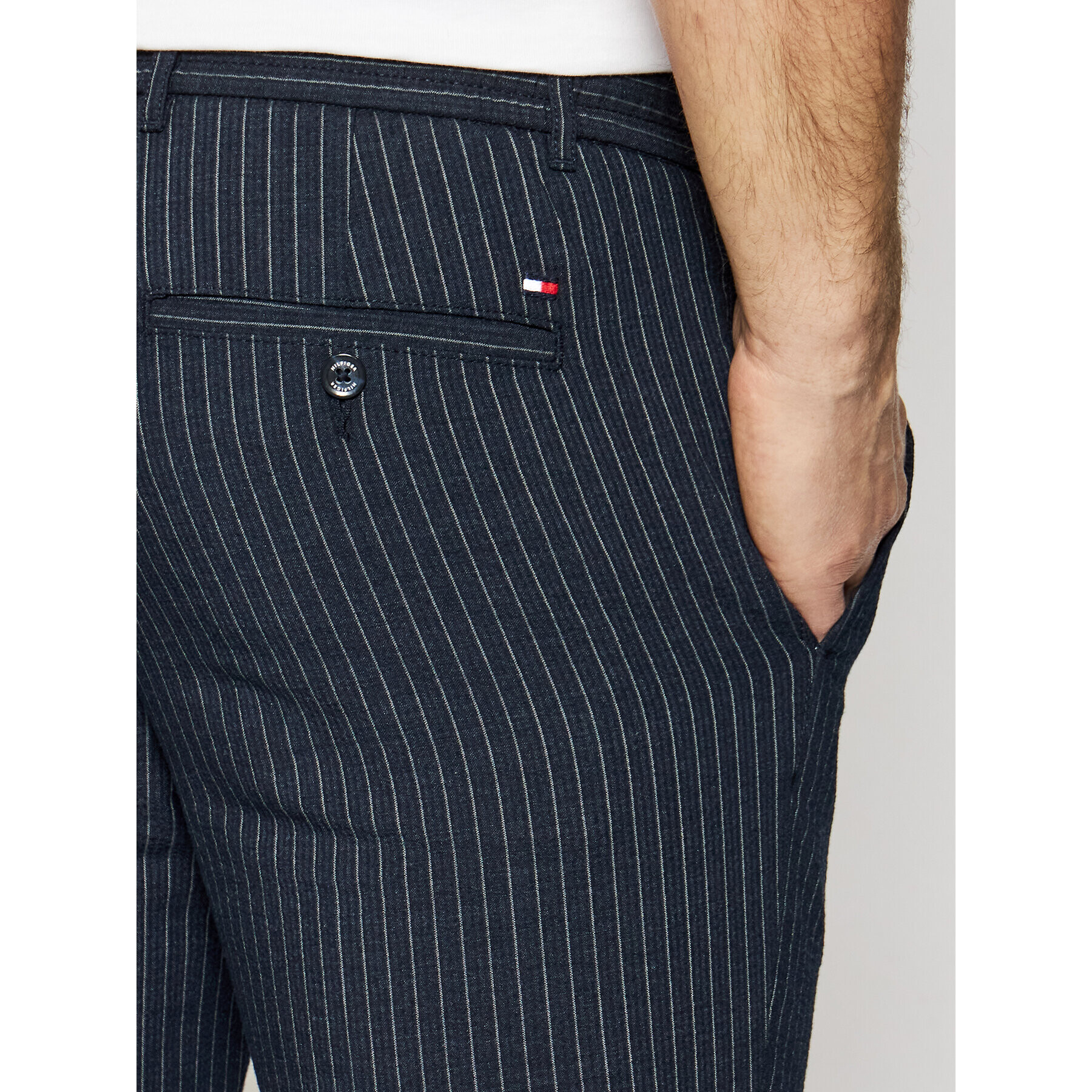 Tommy Hilfiger Kalhoty z materiálu Bleecker Stripe Seer MW0MW17923 Tmavomodrá Slim Fit - Pepit.cz