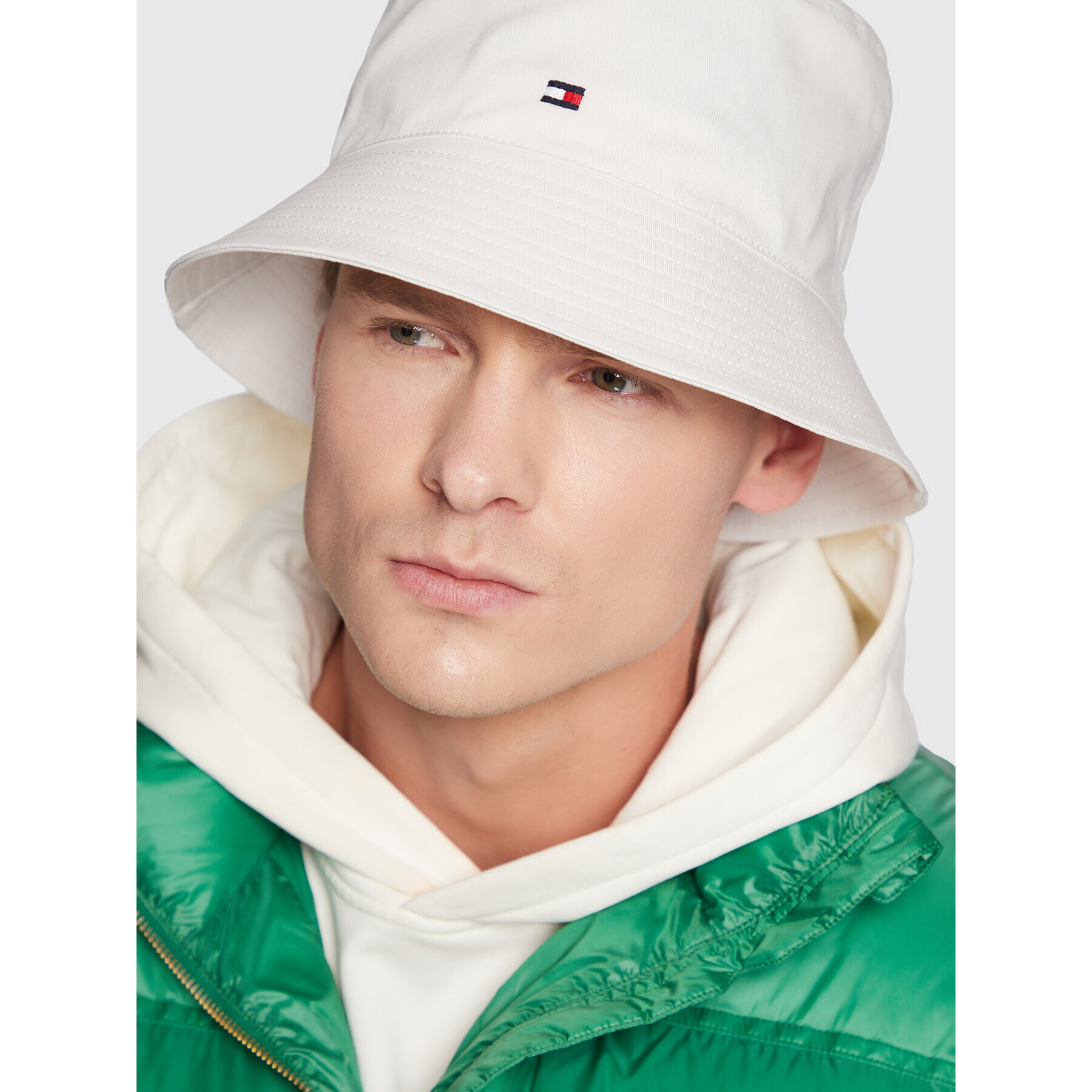 Tommy Hilfiger Klobouk bucket hat Essential Flag Bucket AW0AW14543 Bílá - Pepit.cz