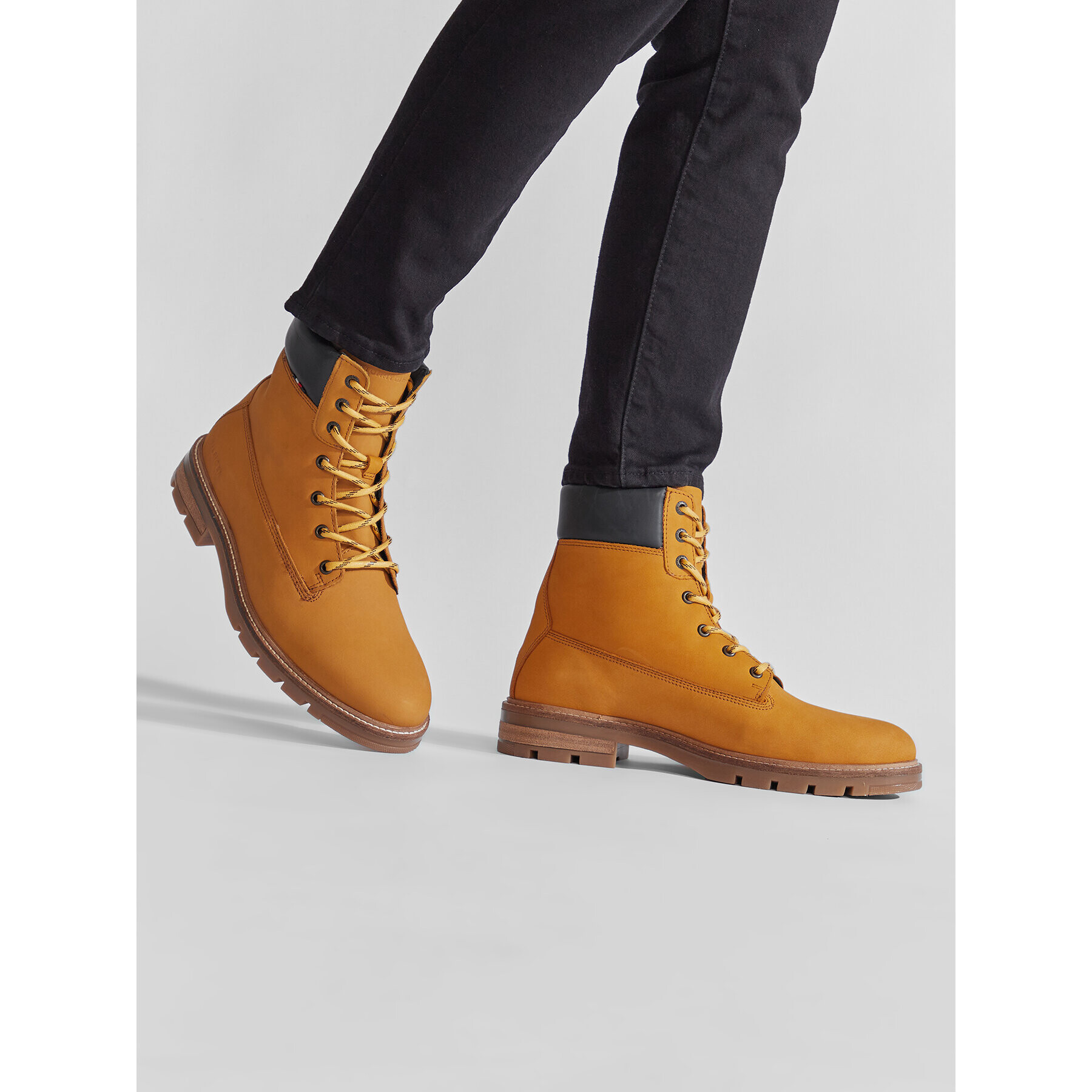 Tommy Hilfiger Kozačky Padded Nubuck Boot FM0FM04205 Hnědá - Pepit.cz