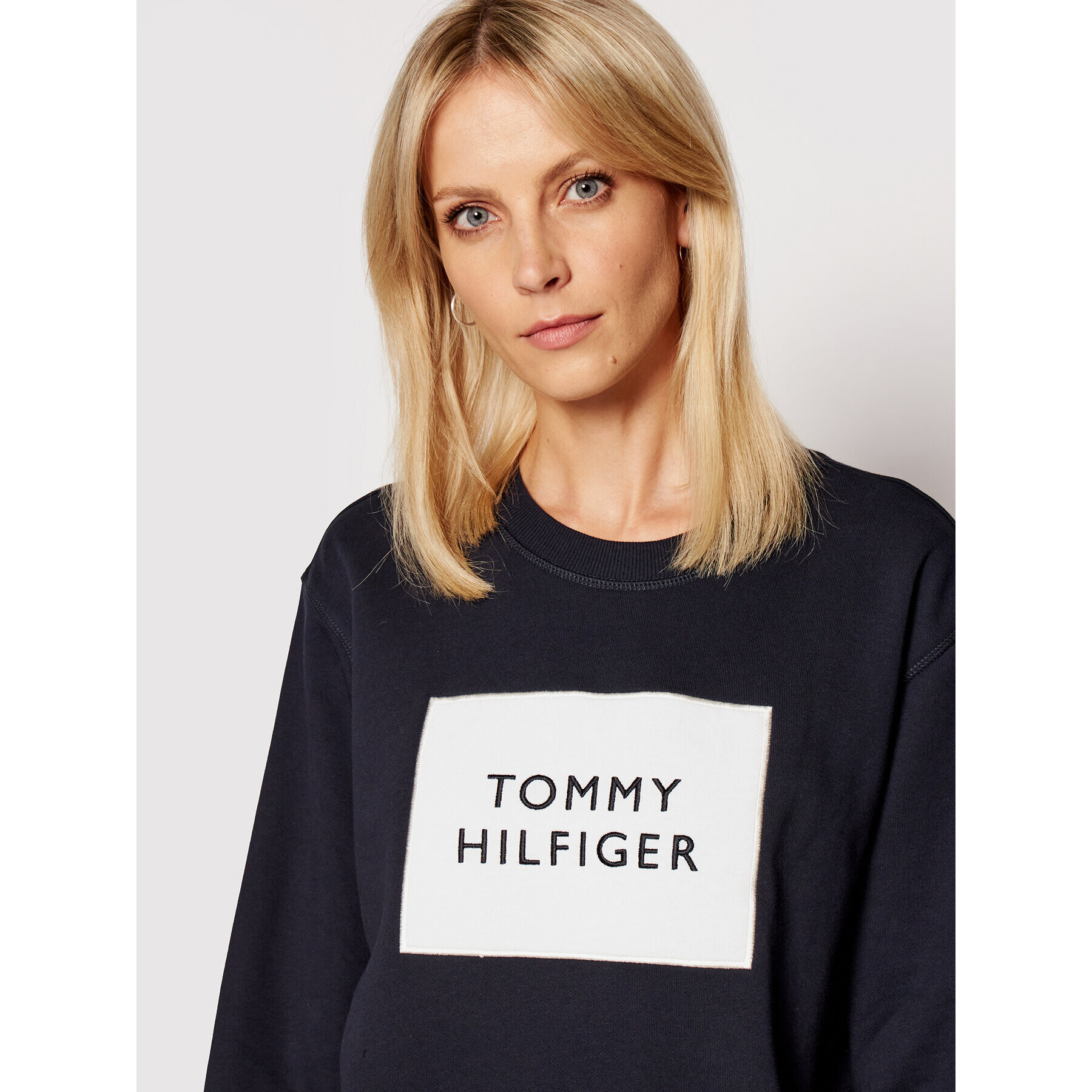 Tommy Hilfiger Mikina Box WW0WW30391 Tmavomodrá Relaxed Fit - Pepit.cz