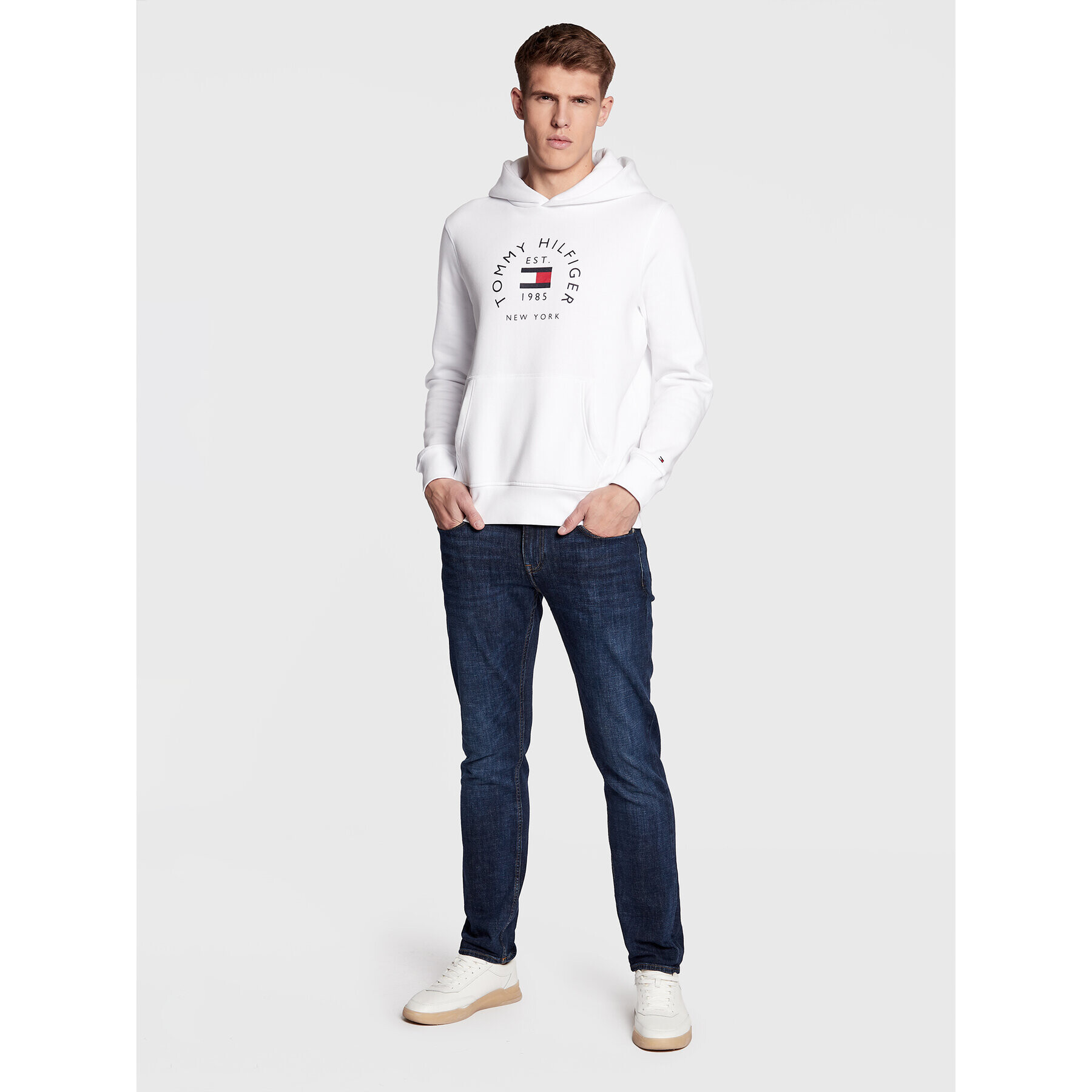 Tommy Hilfiger Mikina Flag Arch MW0MW27842 Bílá Regular Fit - Pepit.cz