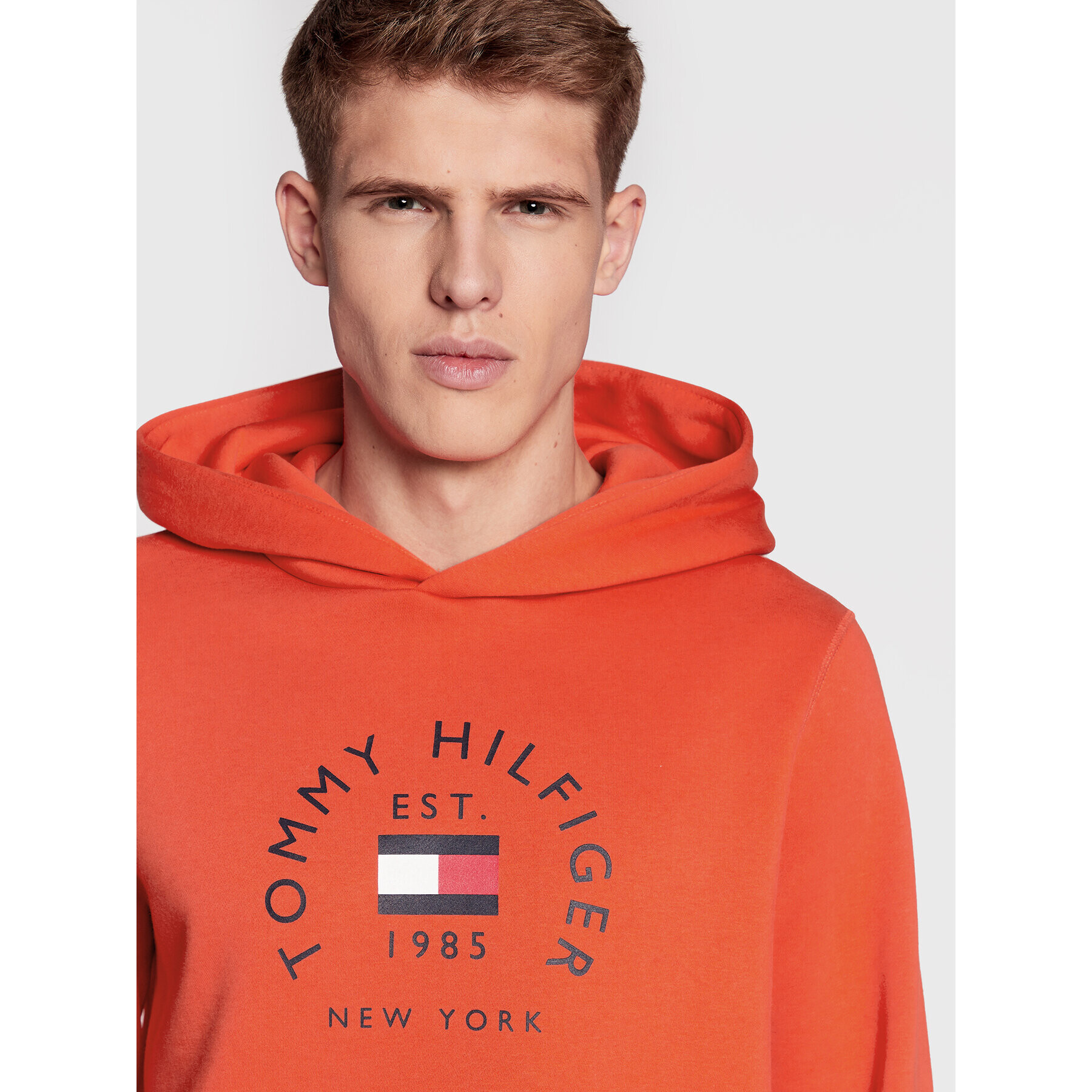 Tommy Hilfiger Mikina Flag Arch MW0MW27842 Oranžová Regular Fit - Pepit.cz