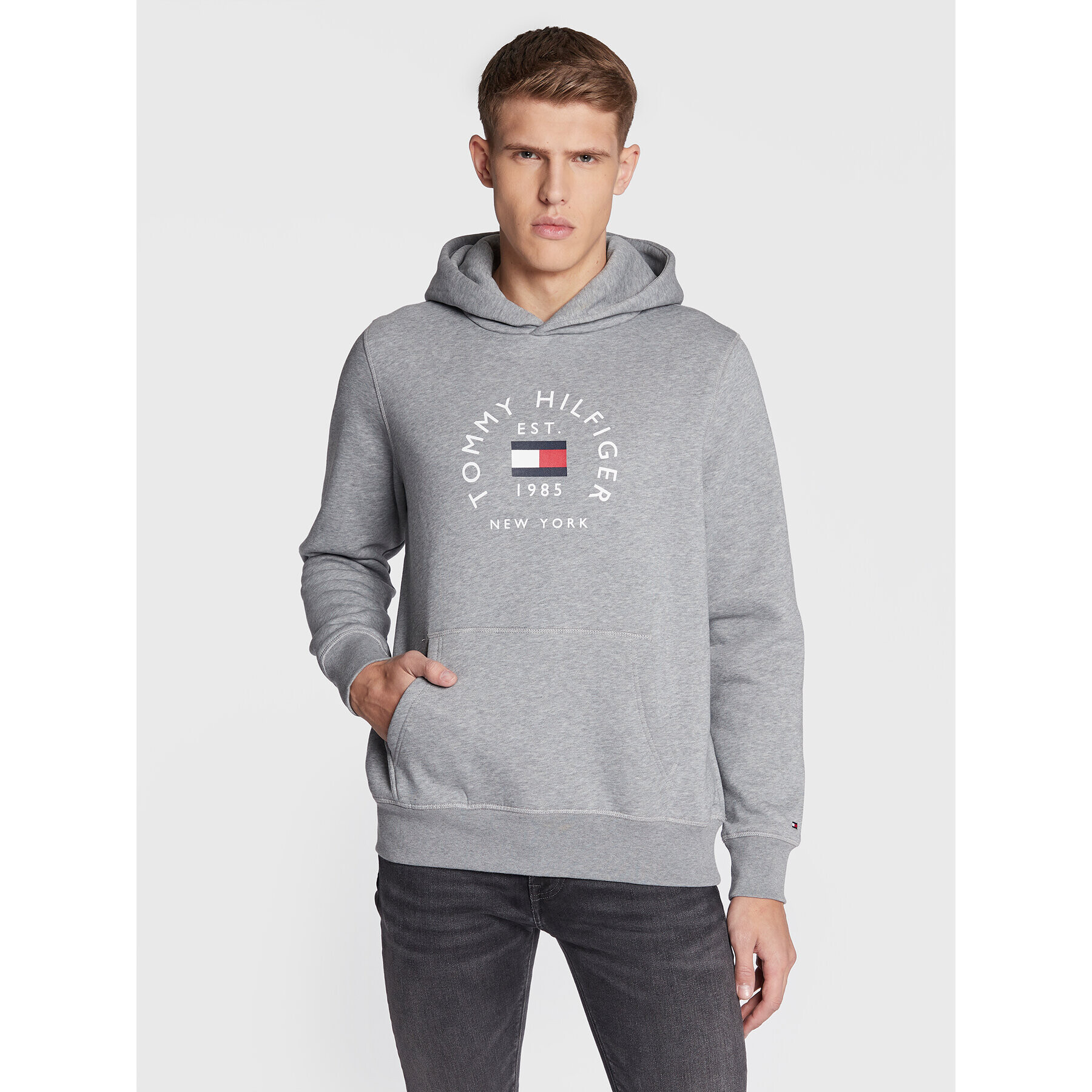 Tommy Hilfiger Mikina Flag Arch MW0MW27842 Šedá Regular Fit - Pepit.cz